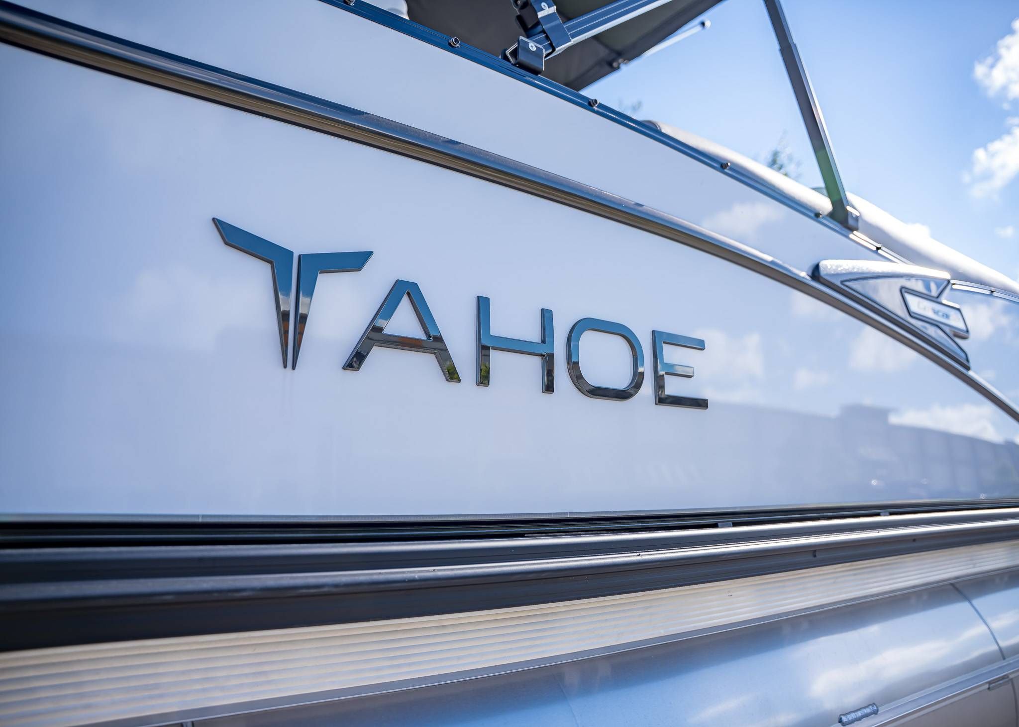 2025 Tahoe Pontoon Cascade 25 Quad Lounge - 3