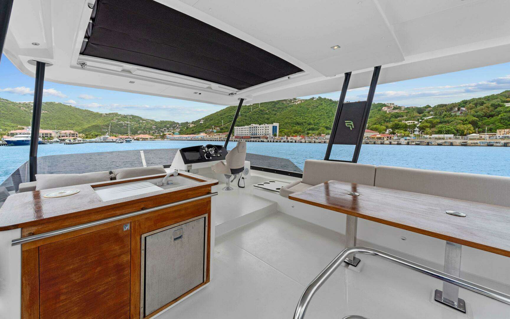 2024 Fountaine Pajot — - Image 19