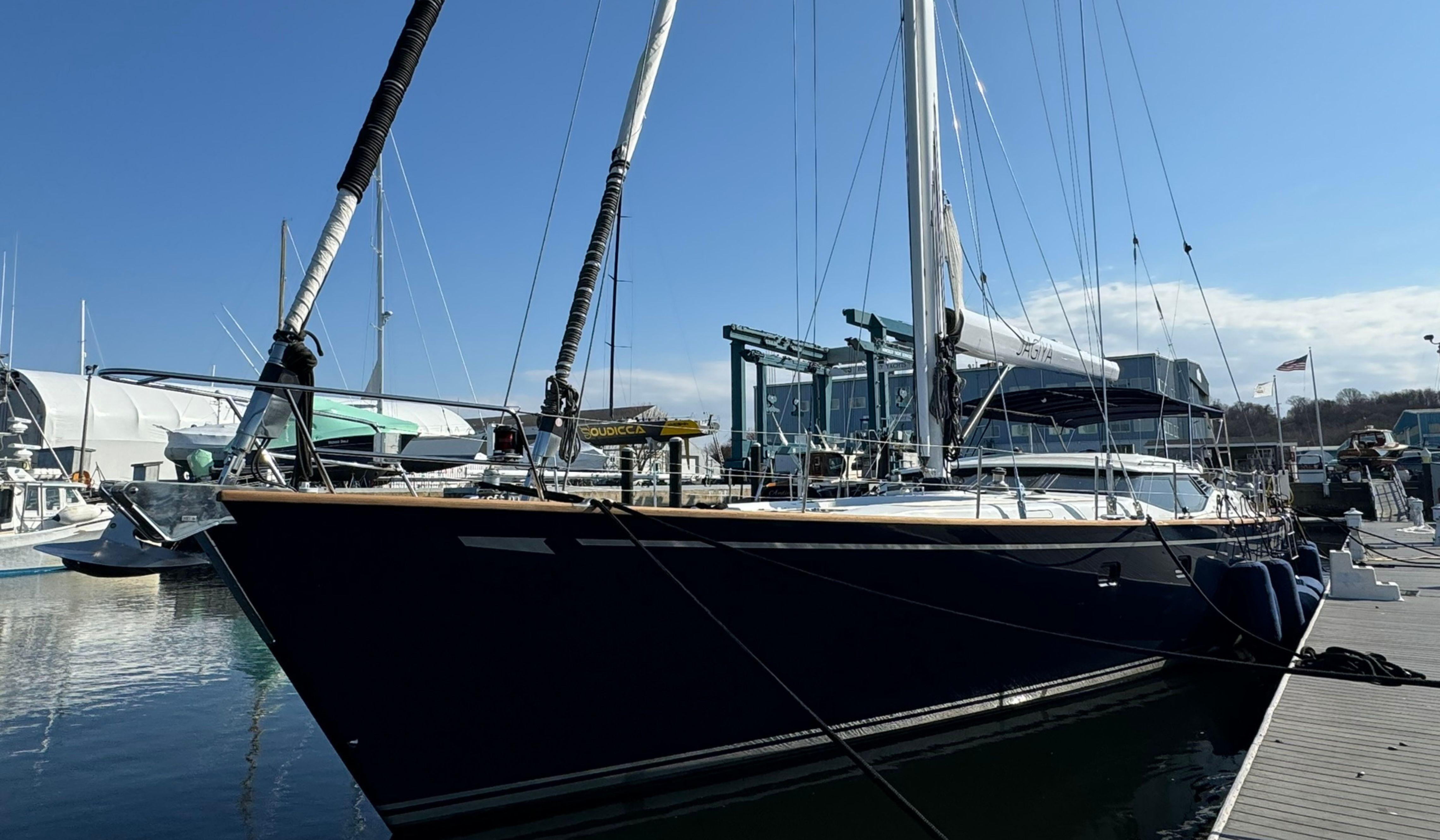 2004 Oyster 82