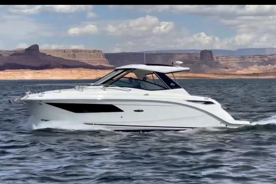 2023 Sea Ray Sundancer 320 Coupe