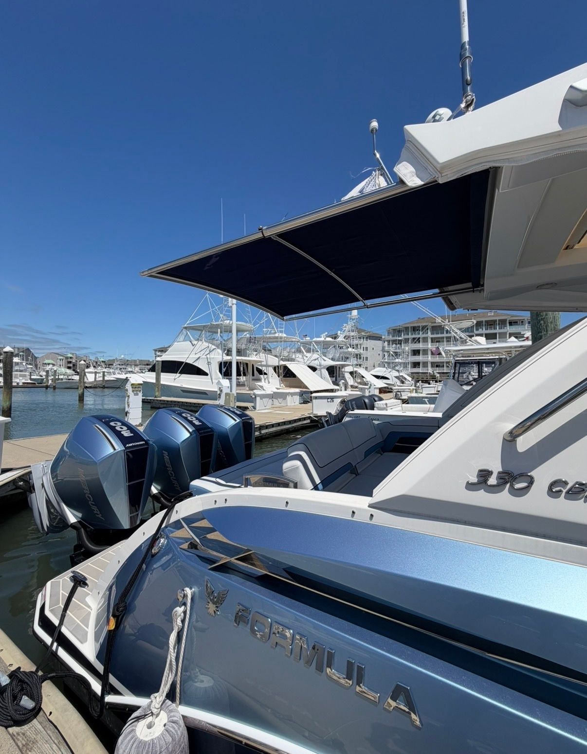 2025 Formula 330 Crossover Bowrider OB - 6