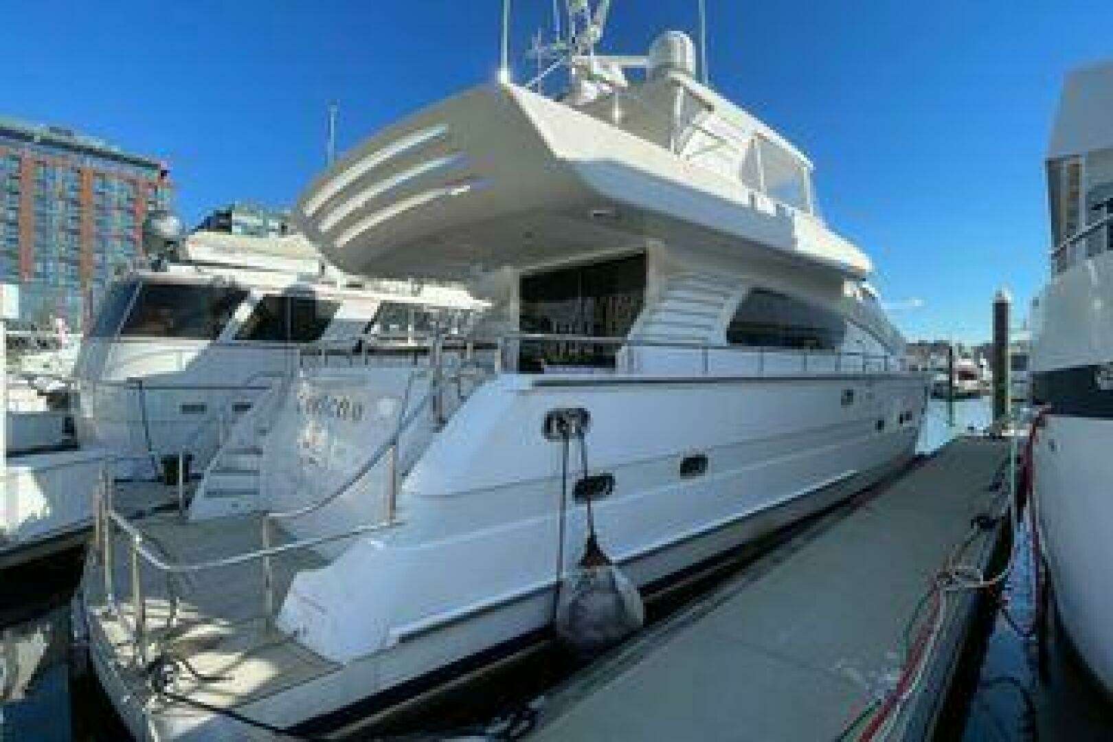 1999 Horizon 70 MY - Image 2