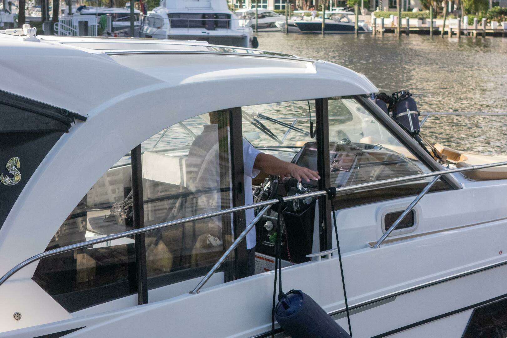 2021 Beneteau Antares 9 - Image 11