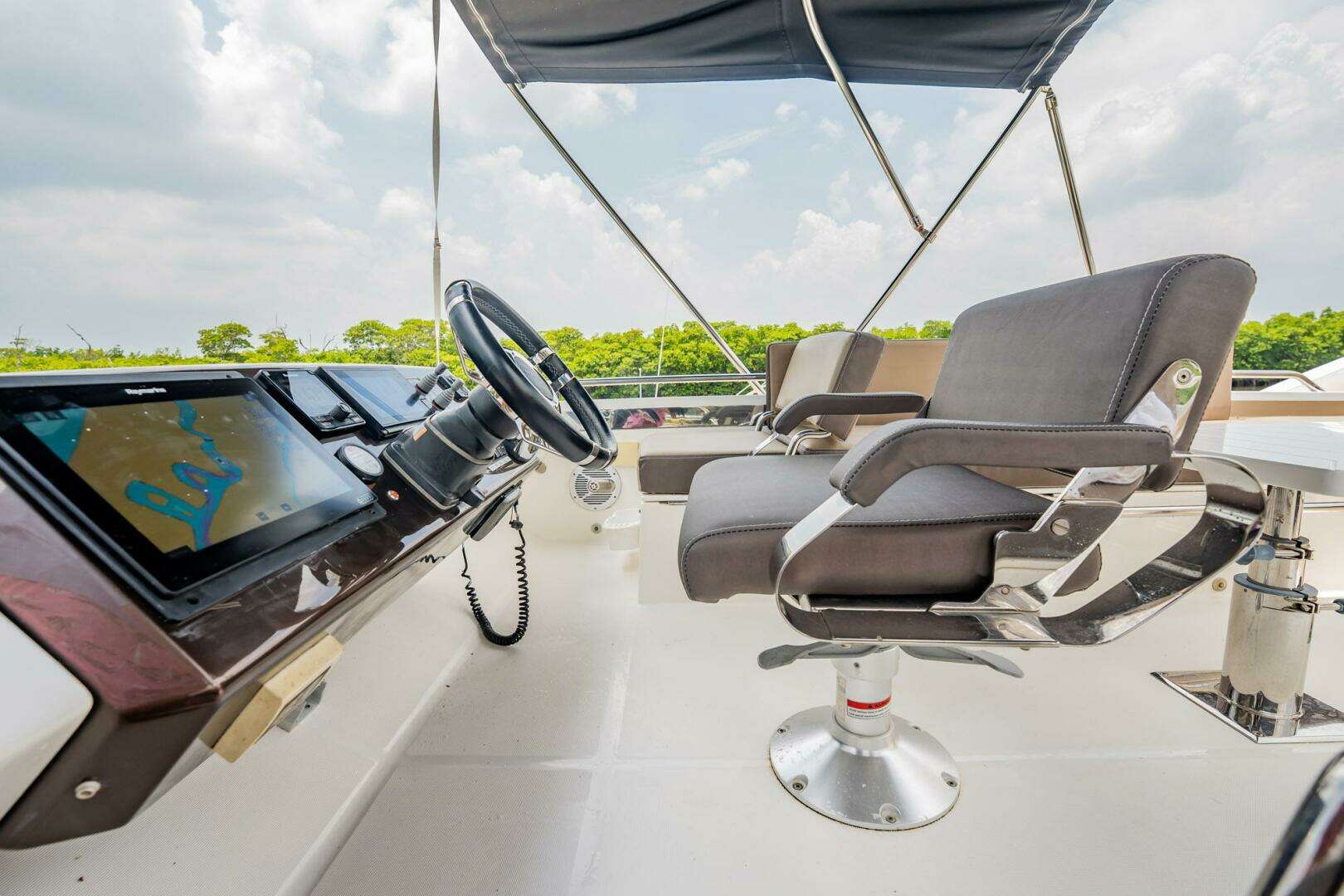 2017 Galeon 510 Skybridge - Image 56