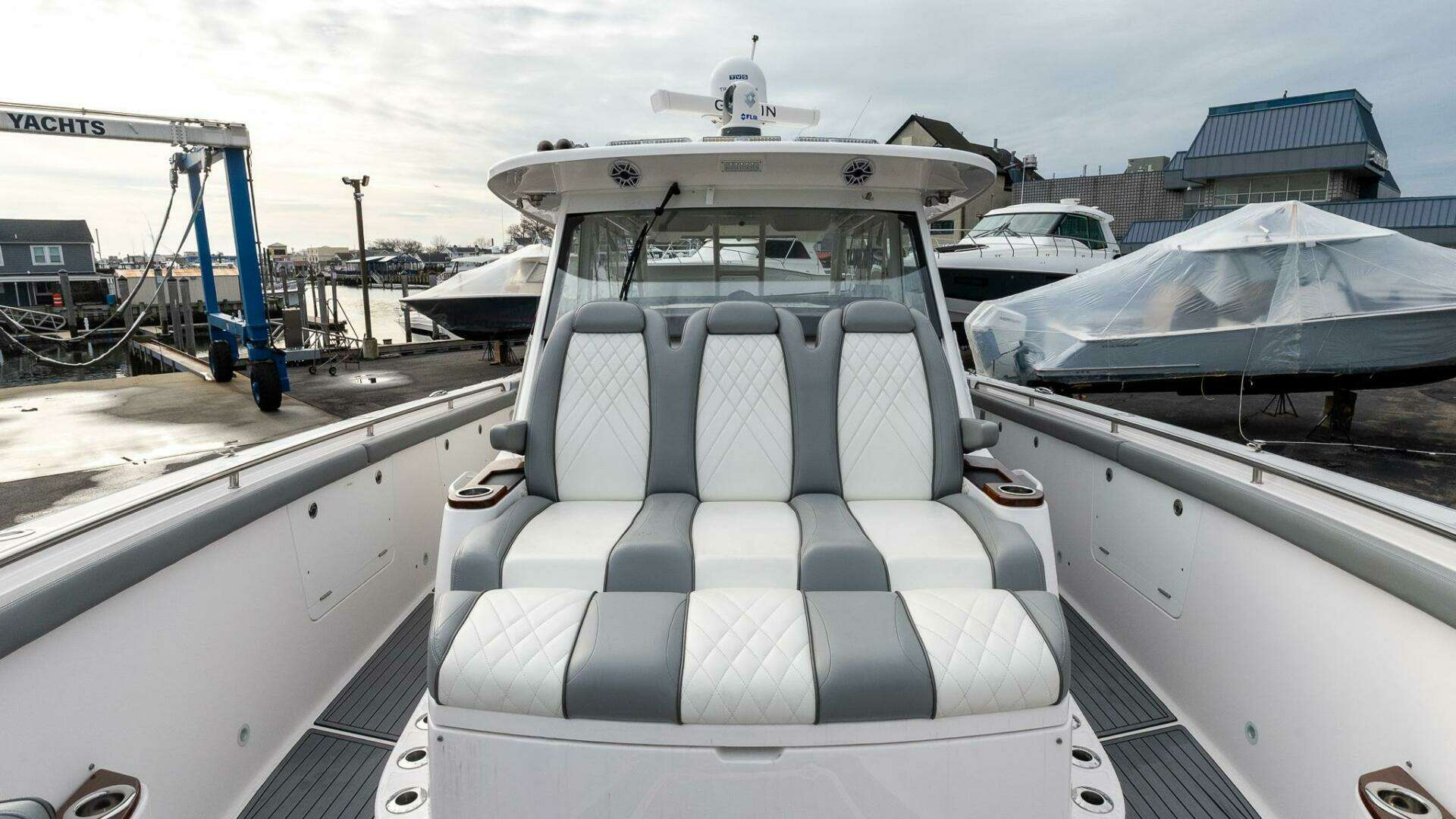 2023 Everglades 455 Center Console - Image 37