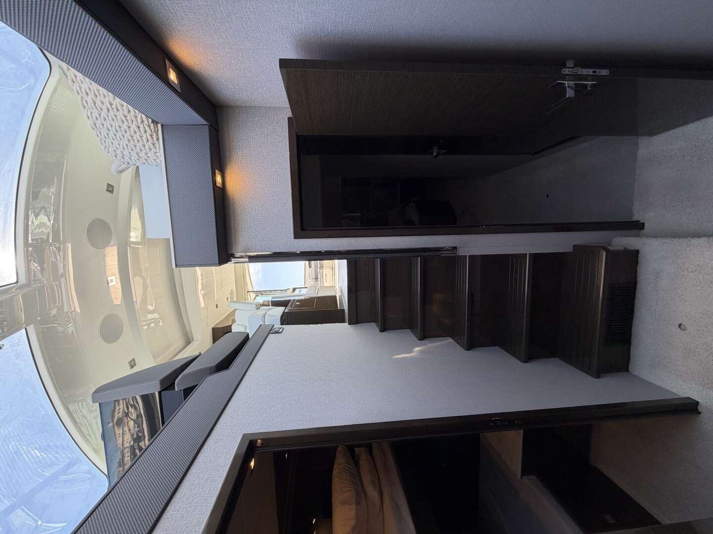 2020 Cruisers Yachts 50 CANTIUS - Image 15