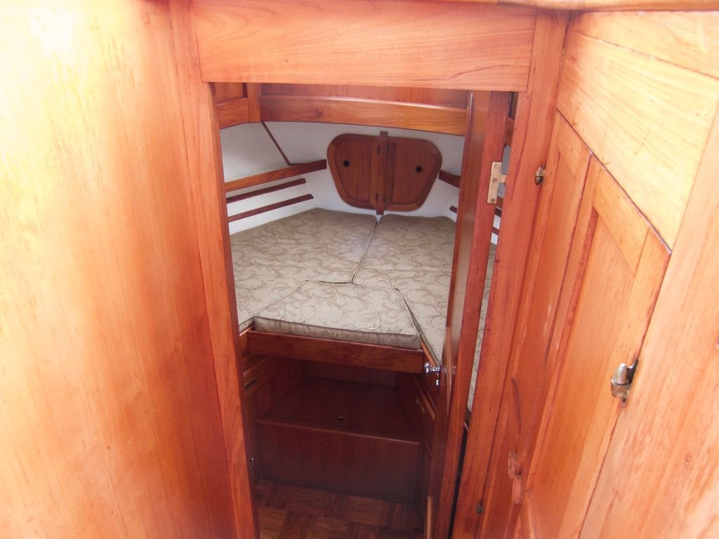 1976 CHB Trawler - 26