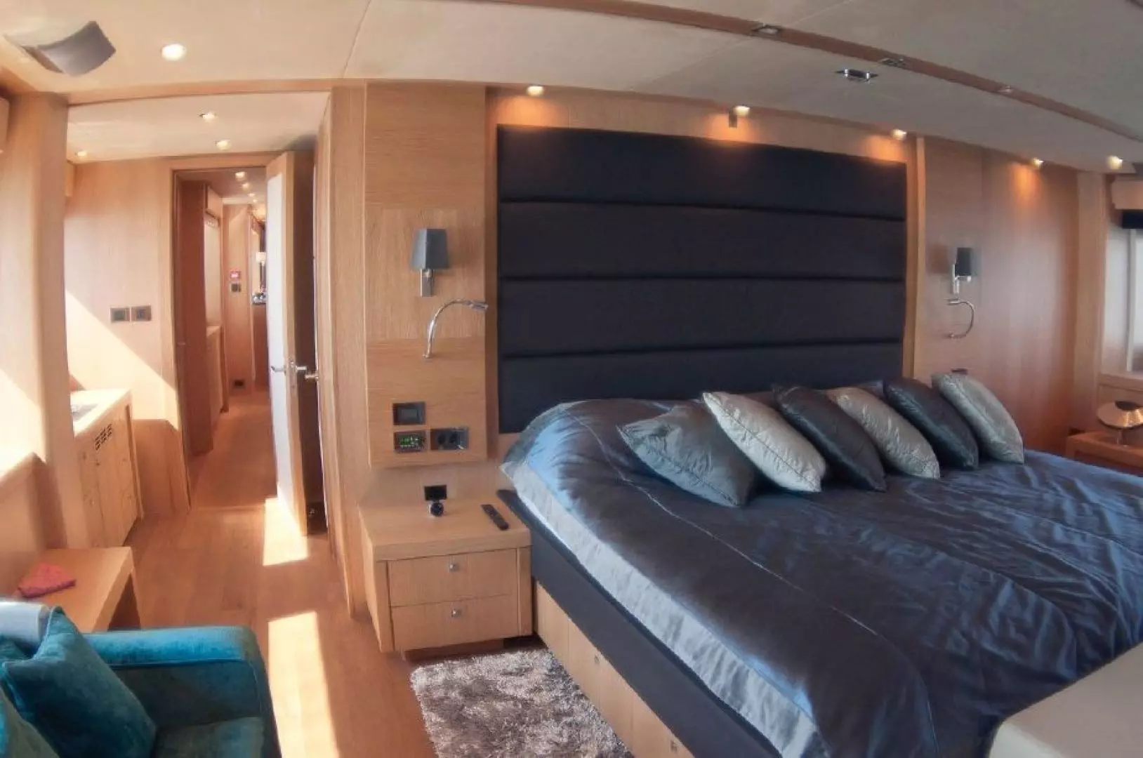 2011 Sunseeker Yacht - Image 39