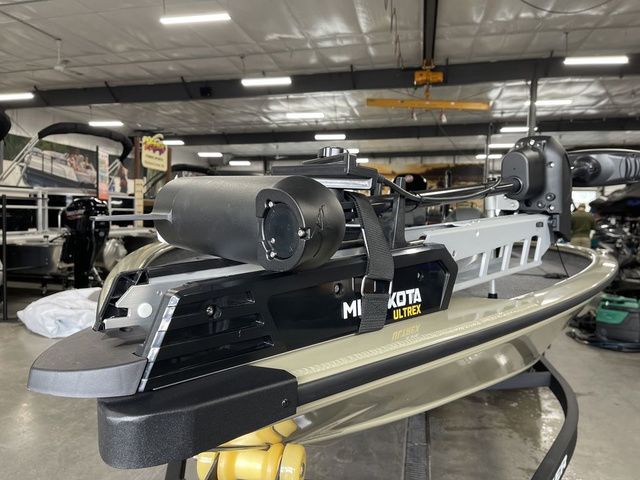2026 Tracker Savage 215 - 14