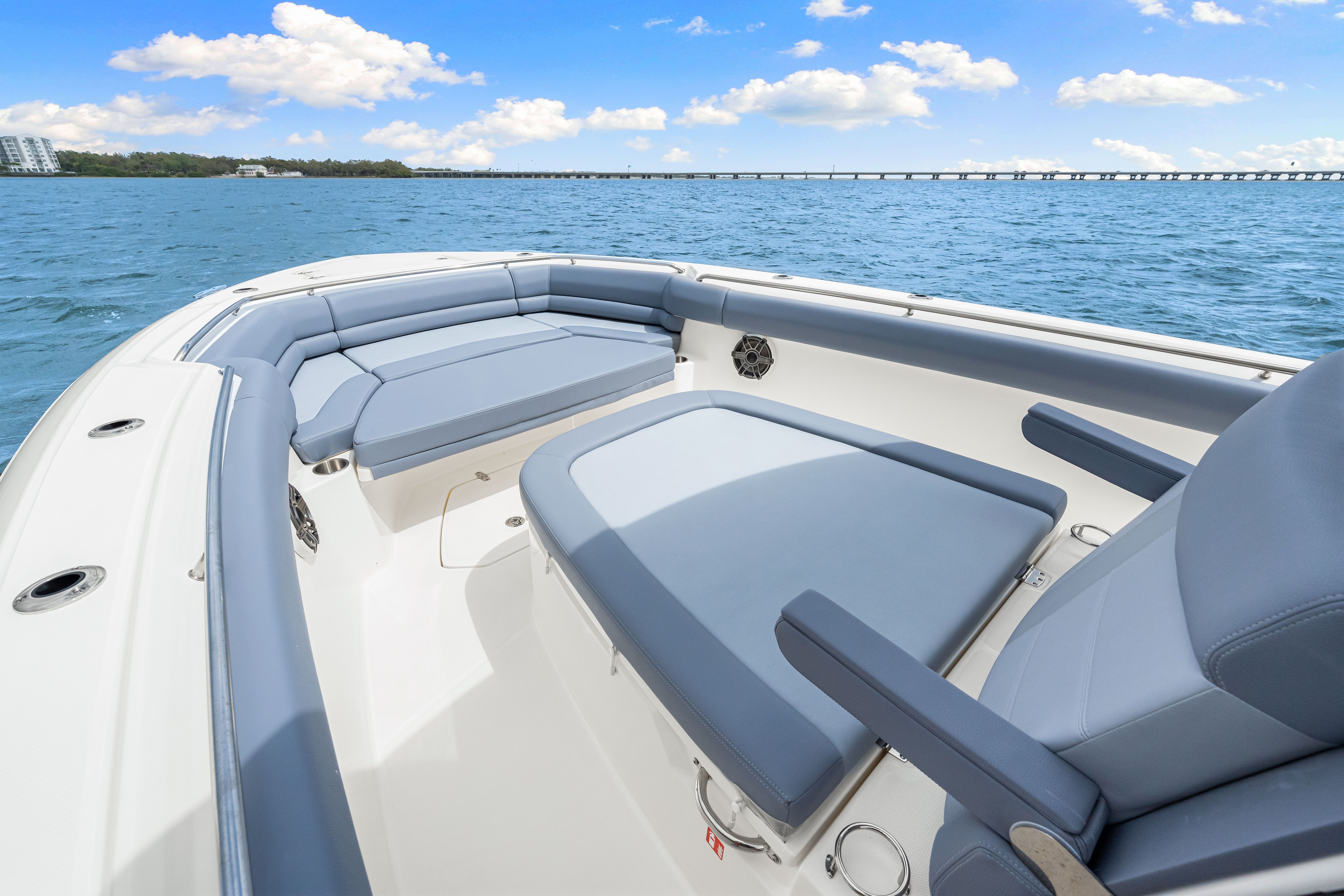 2026 Boston Whaler 330 Outrage - 30