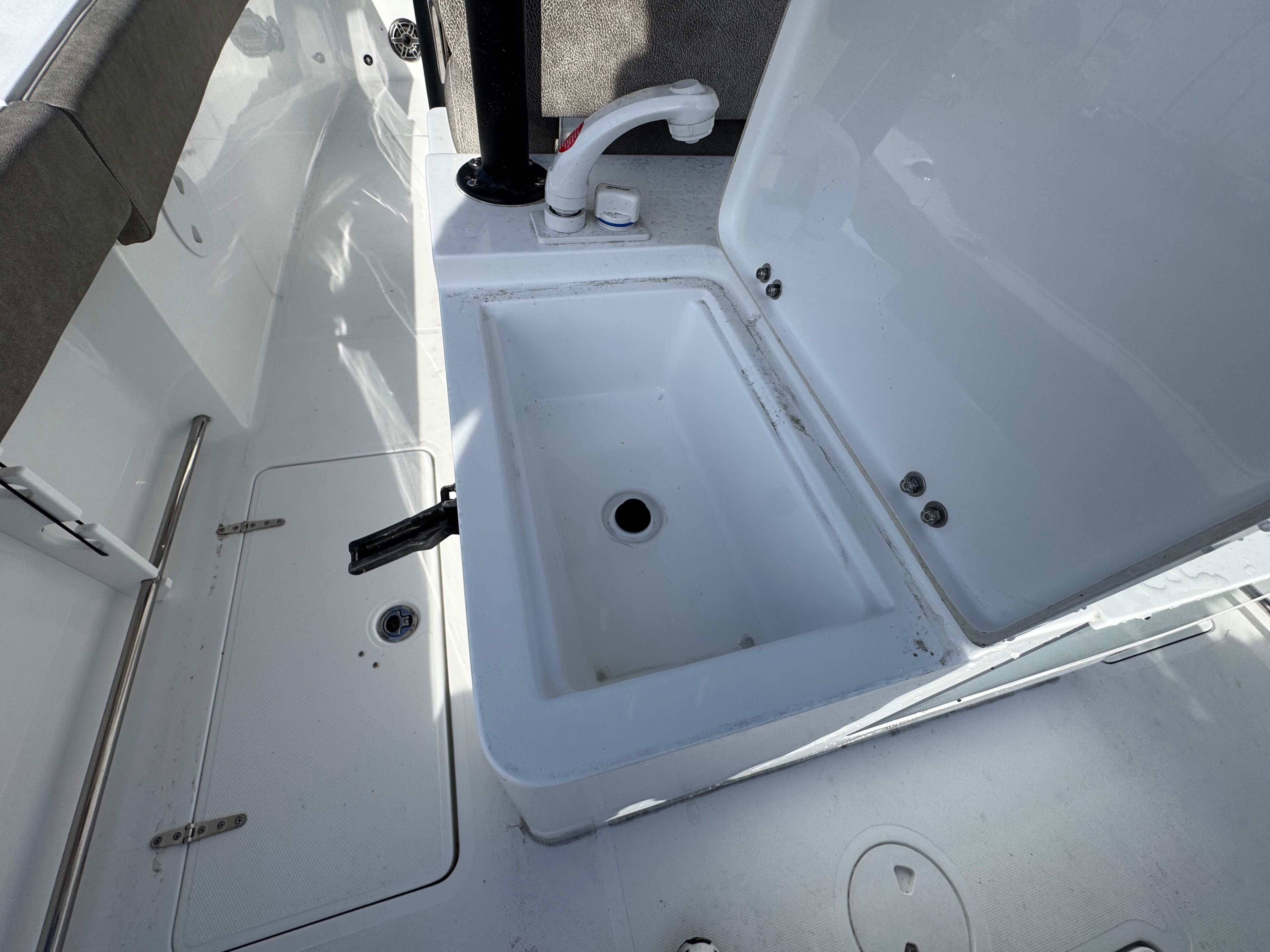 2026 Sea Hunt Gamefish 28 Forward Seating - 32