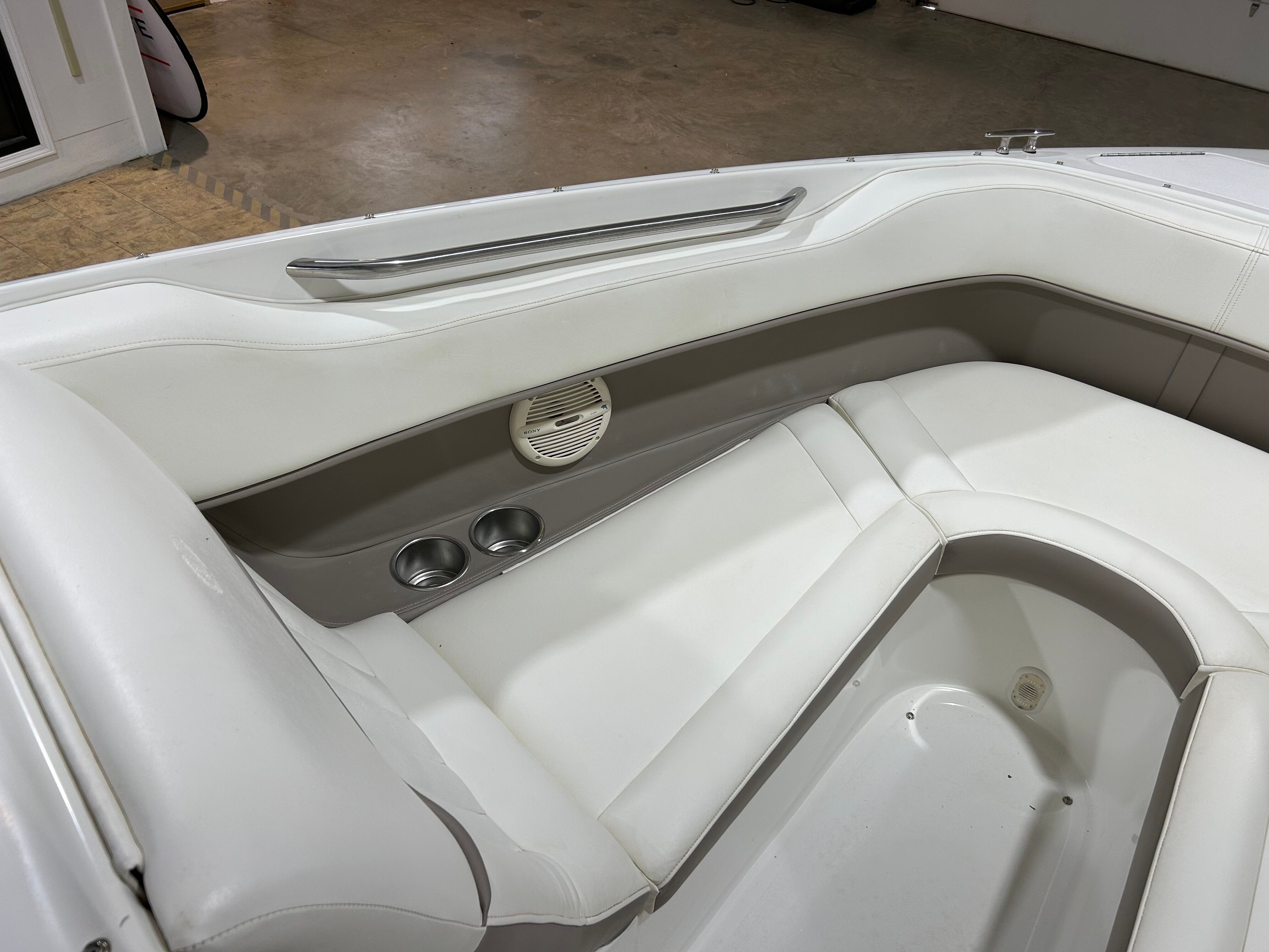2004 COBALT 220 - Image 23