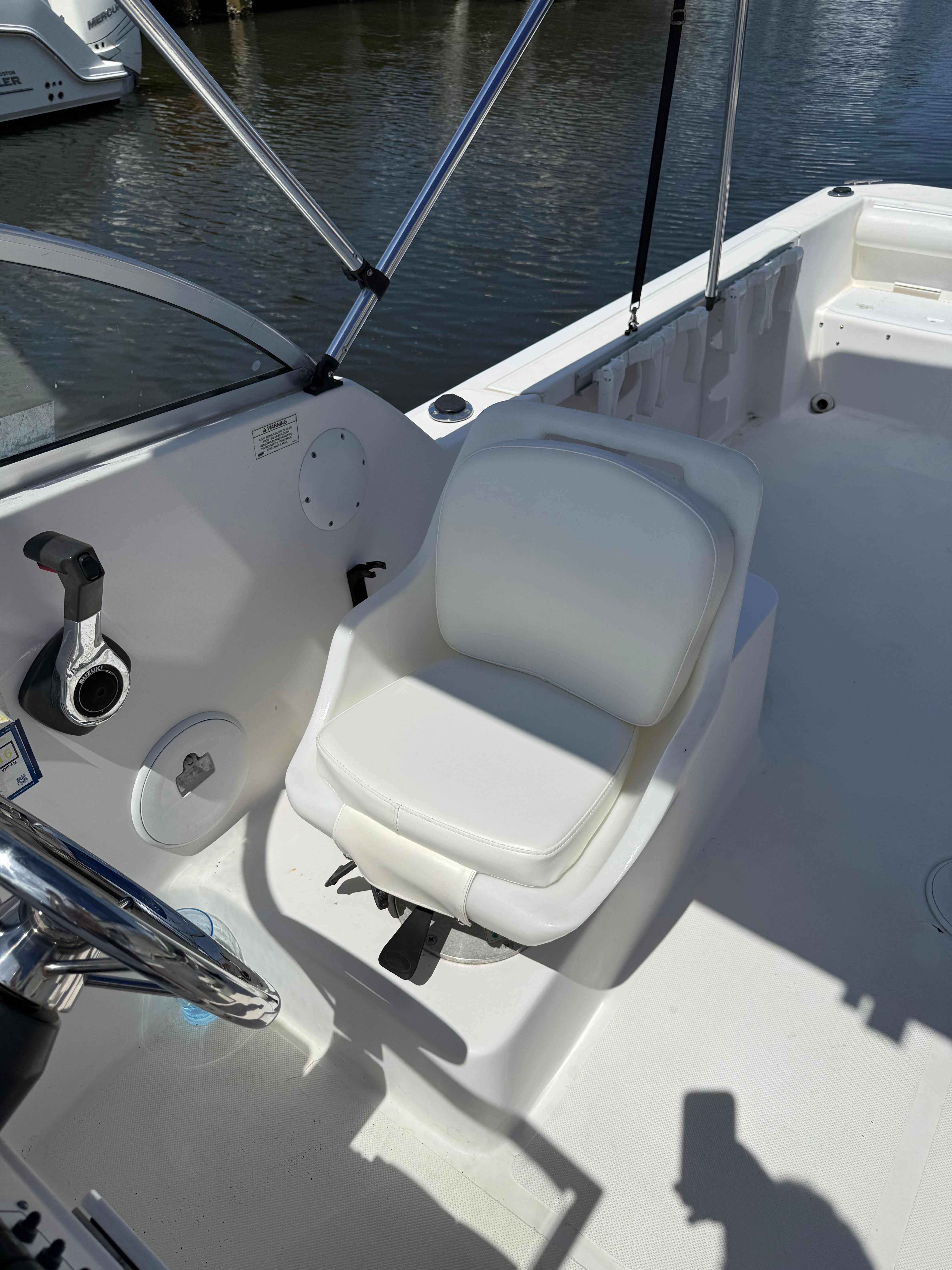 2015 Pro-Line 22 ft Duel Console - 4