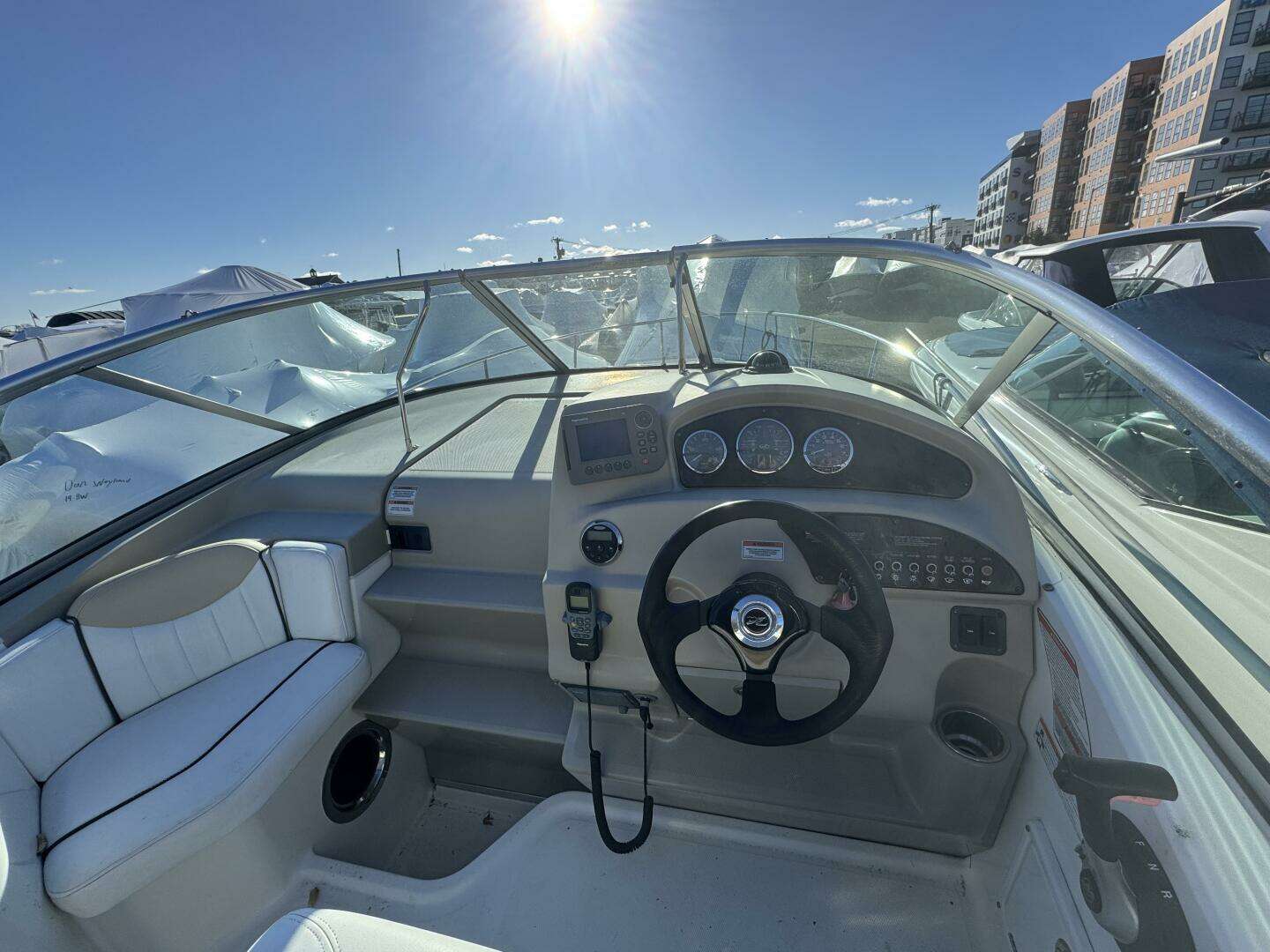 2008 Sea Ray 240 Sundancer - Image 4