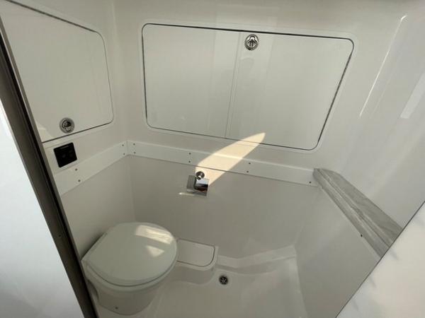 2026 Mag Bay 43 Center Console - 54