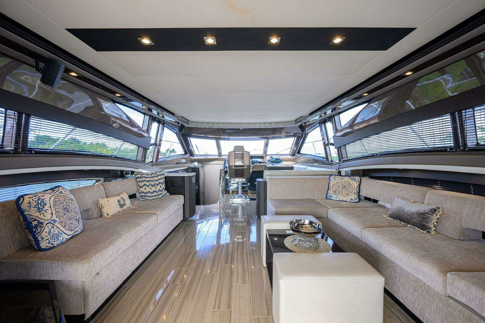 2016 Marquis 660 Sport Yacht - Image 2