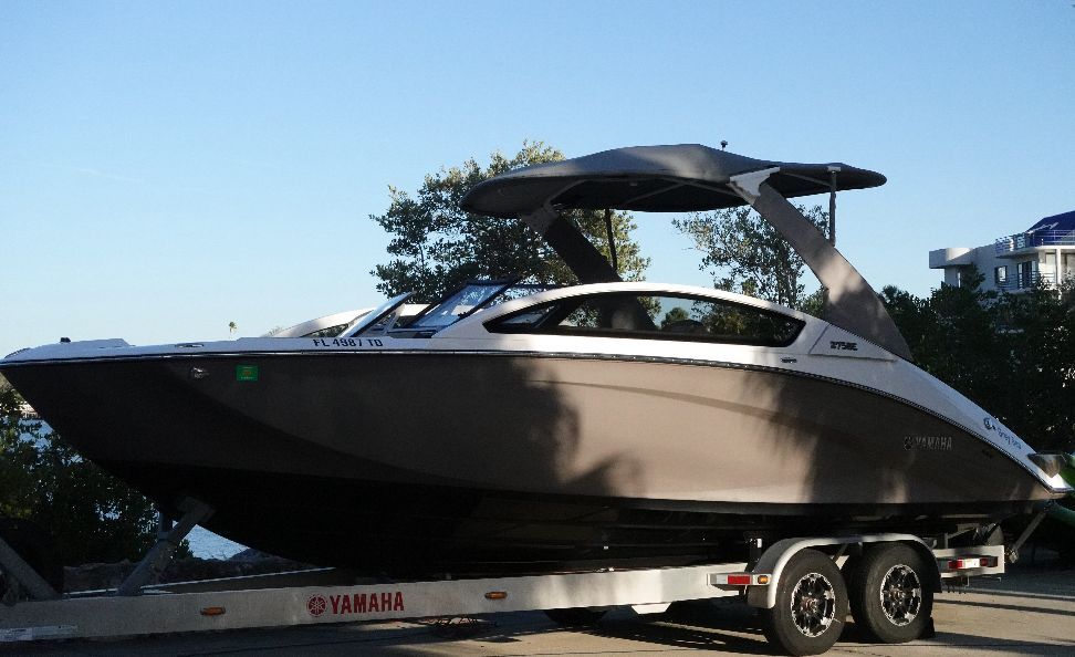 2022 Yamaha Boats 27 - 12