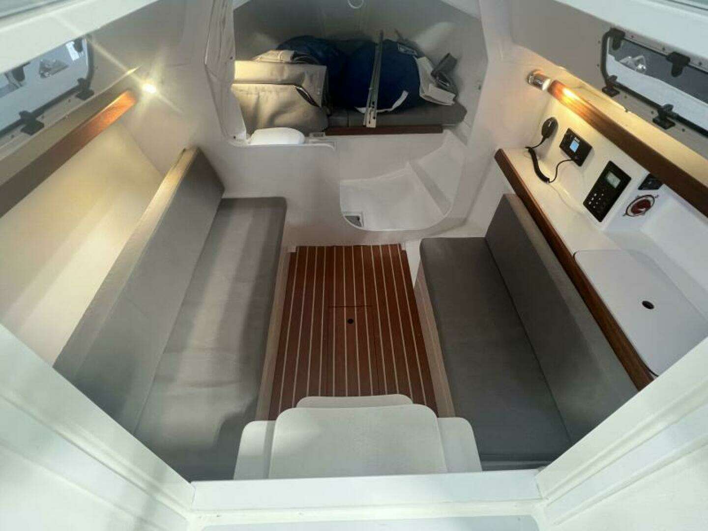 2025 J Boats J/9 - Image 8