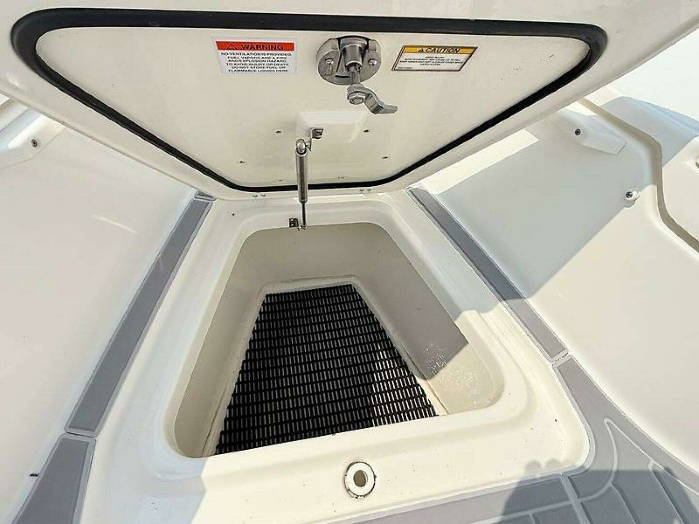 2014 Boston Whaler 350 Outrage - Image 32