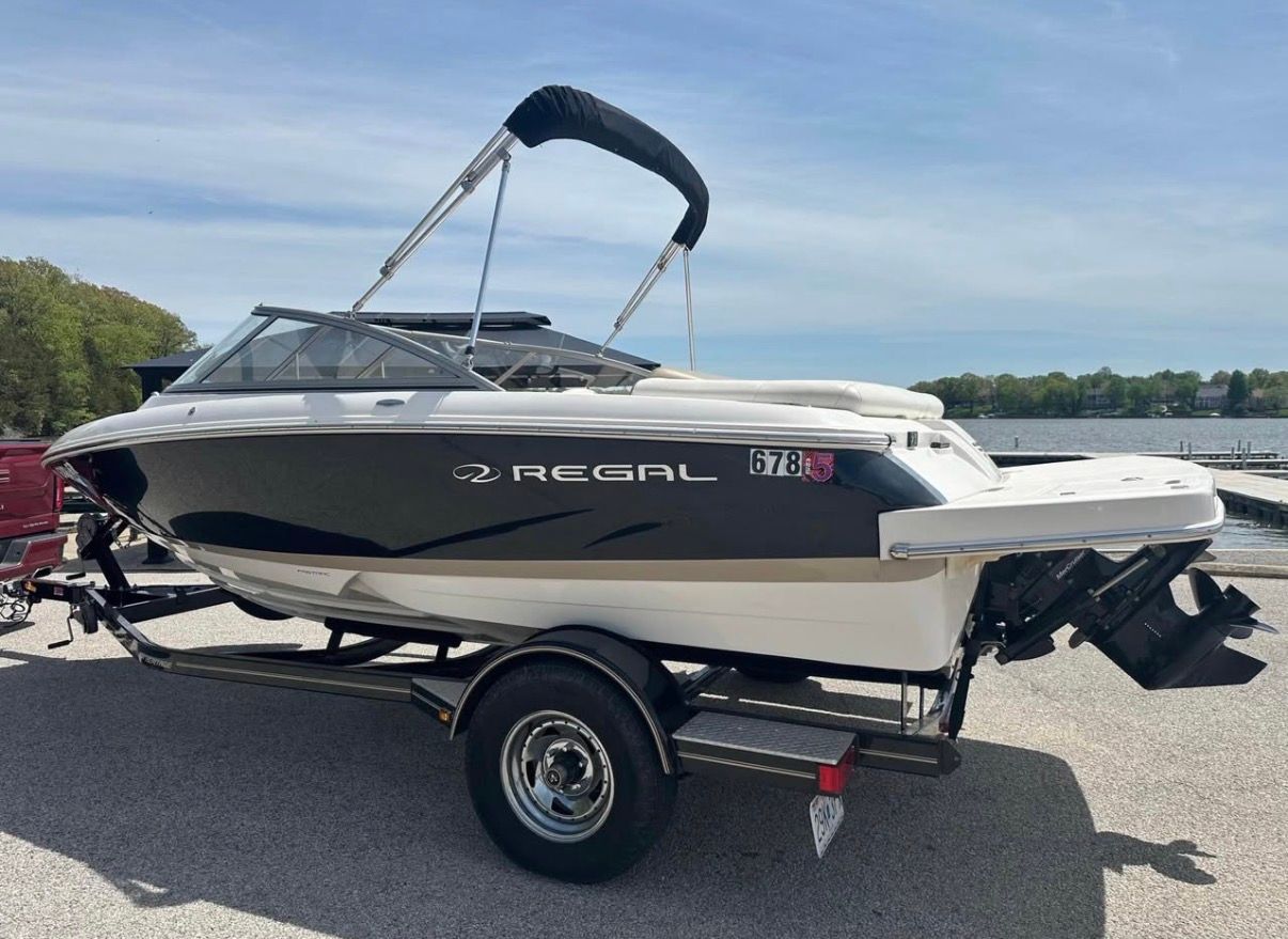 2011 Regal 1900 ES Bowrider - 3