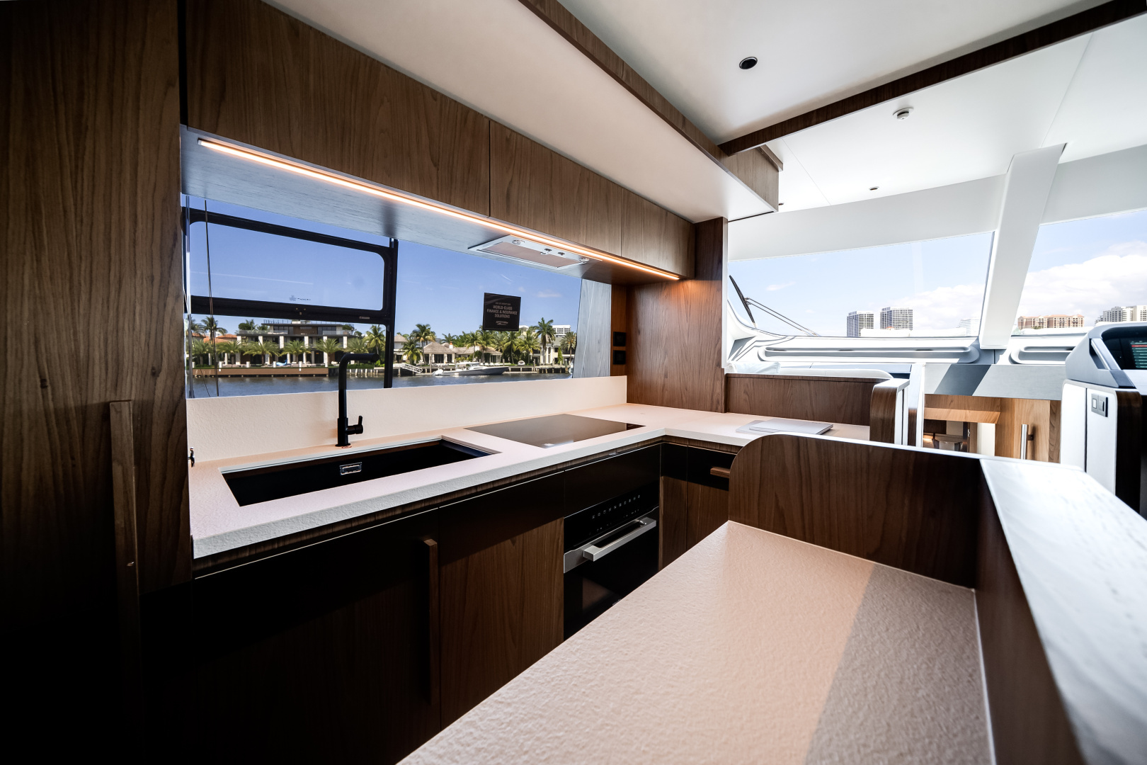 2026 Azimut Fly 72 - Image 34