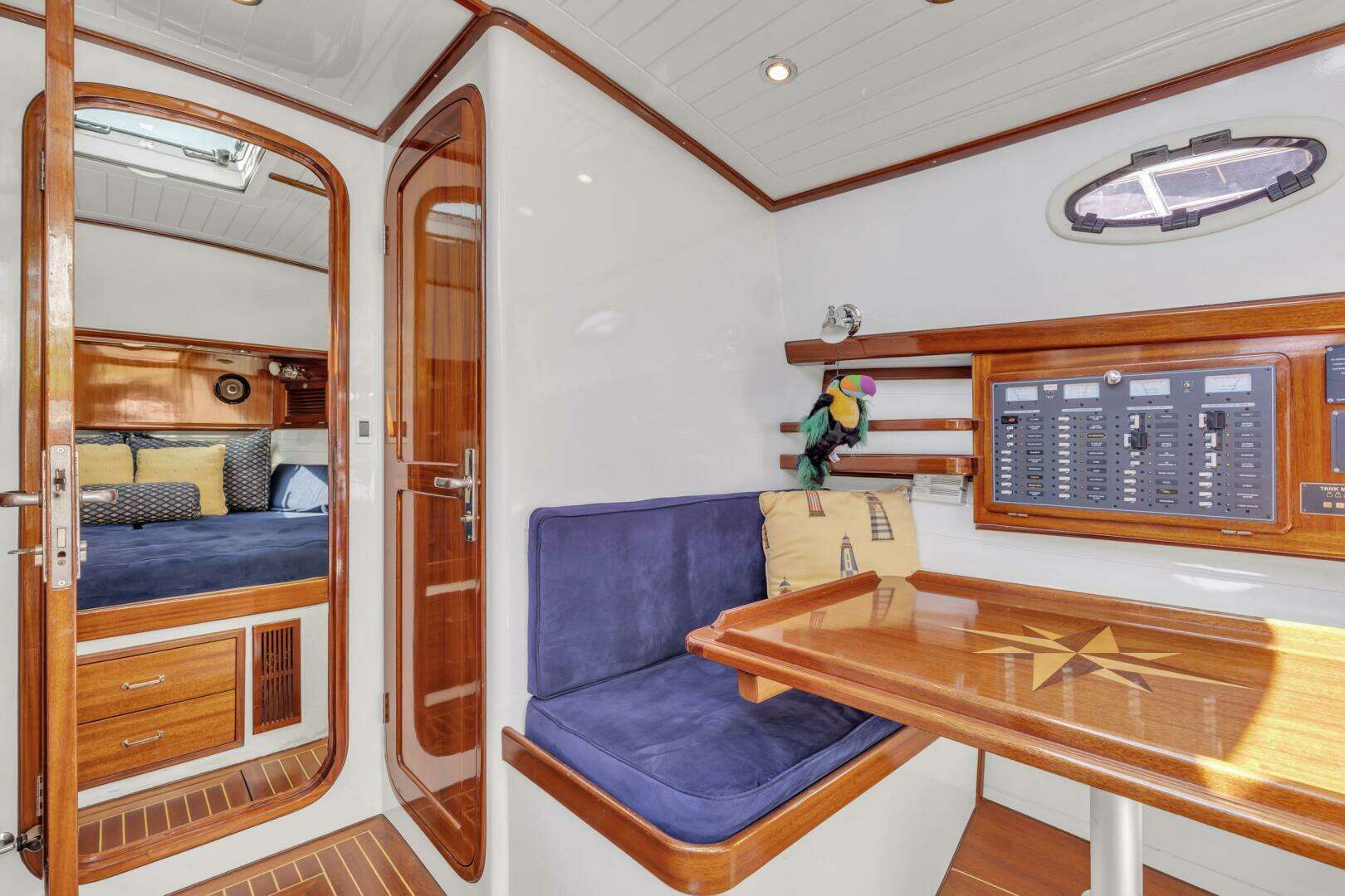 2007 Gorbon 40 - Image 29