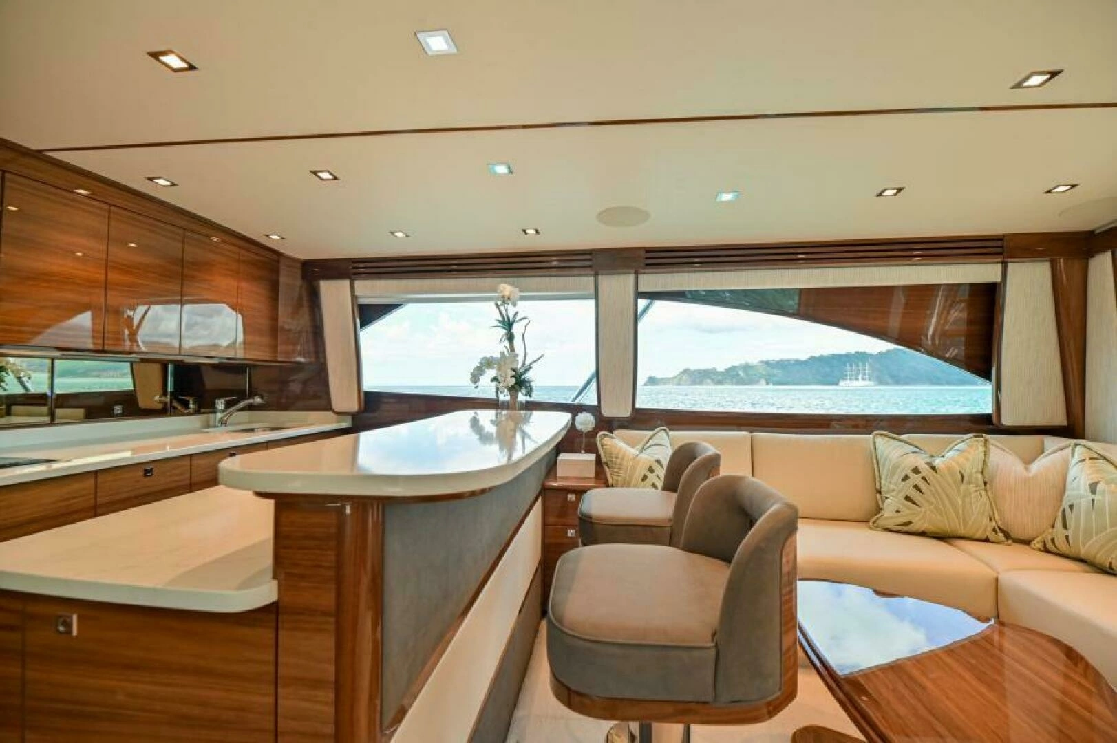 2023 Viking 64 Convertible - Image 10