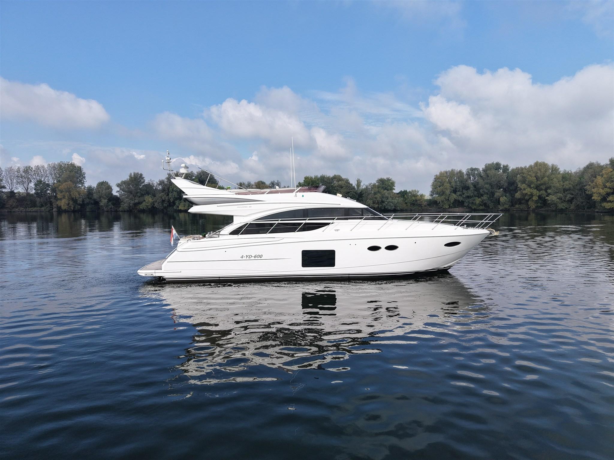 2015 Princess 56