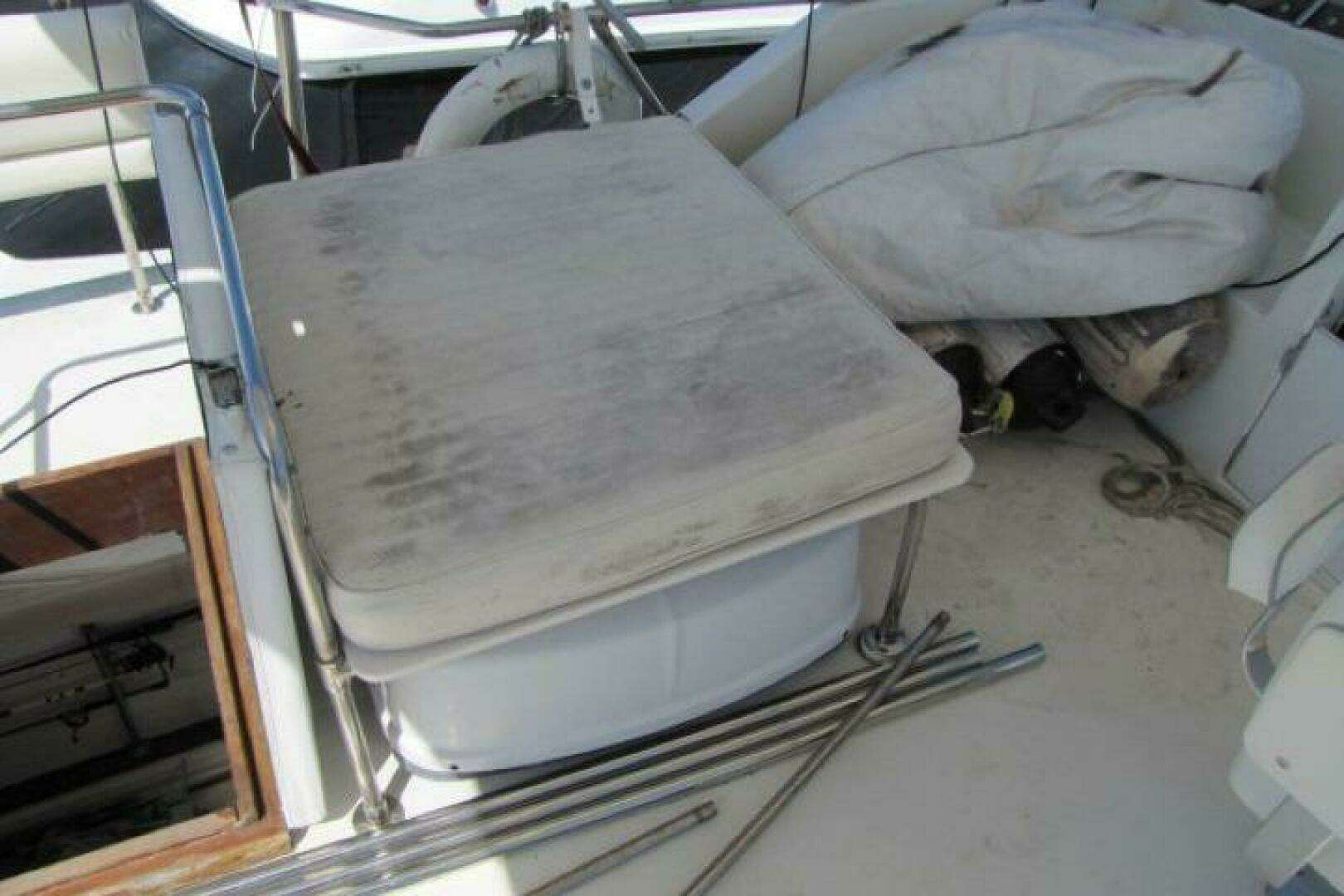 1973 Chris-Craft 55 Commander - Image 10