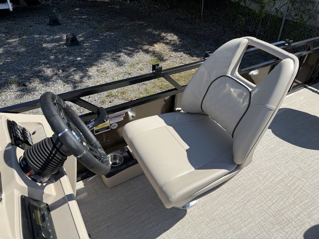 2026 Tahoe Sport 85 - 21 Rear Fish - 7