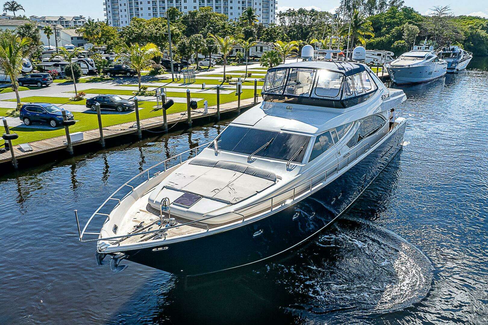 2006 Ferretti Yachts 830 - Image 5