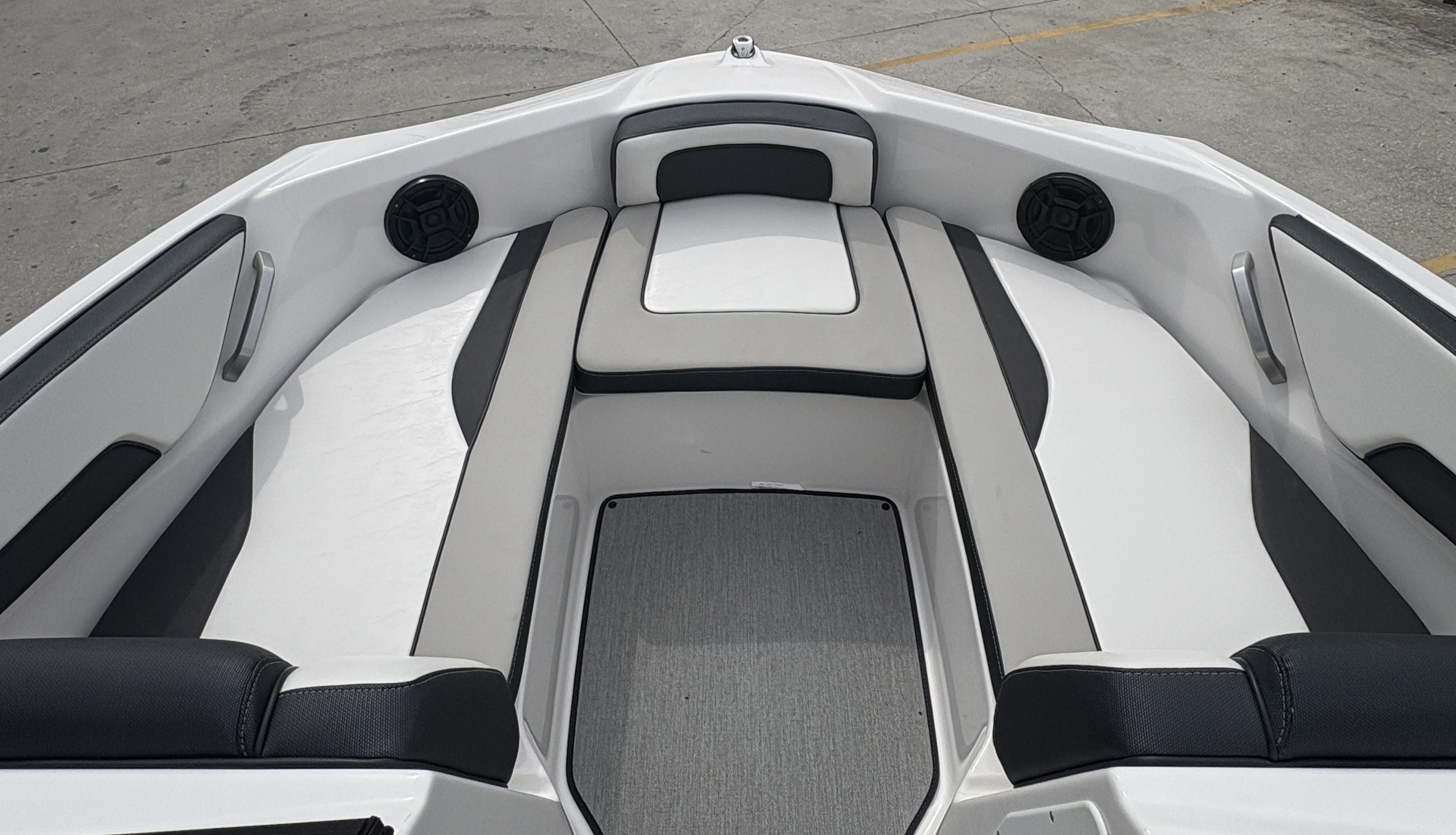 2024 Yamaha Boats AR 195 interior seating with sleek design and modern upholstery.