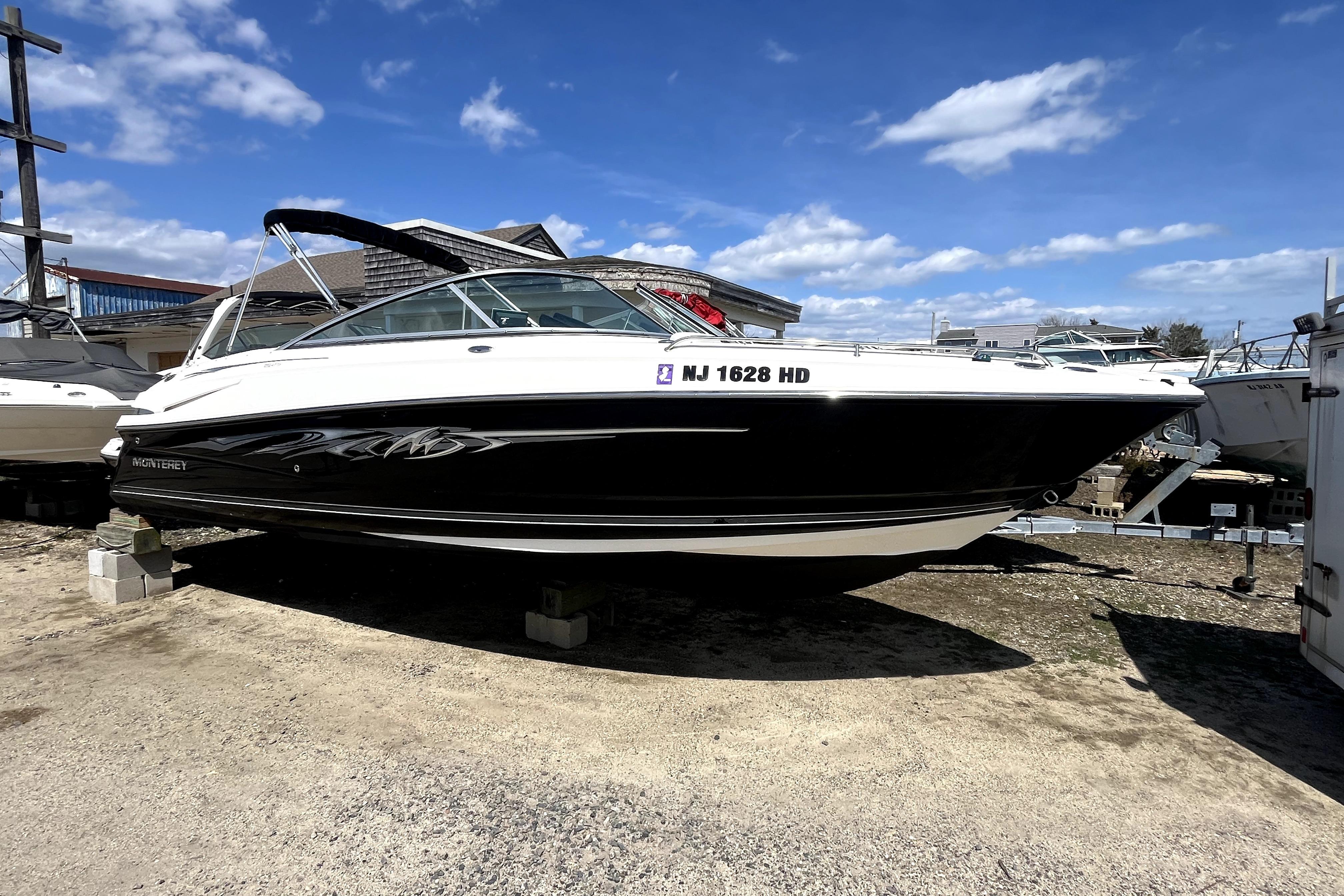 2011 Monterey 254FS