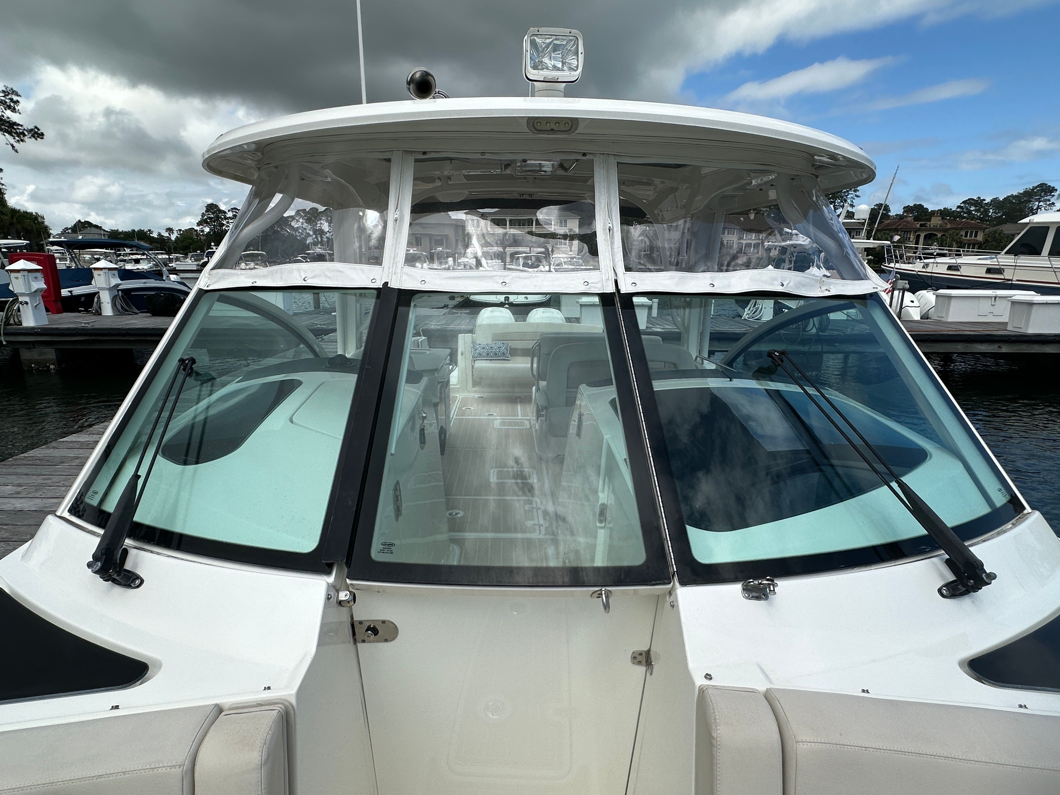 2017 Boston Whaler 320 Vantage - 23
