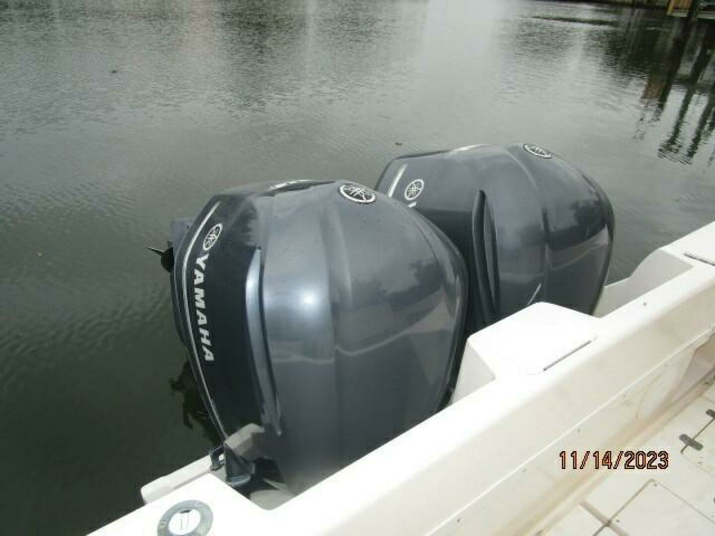 2001 Intrepid 348 Walkaround - Image 34