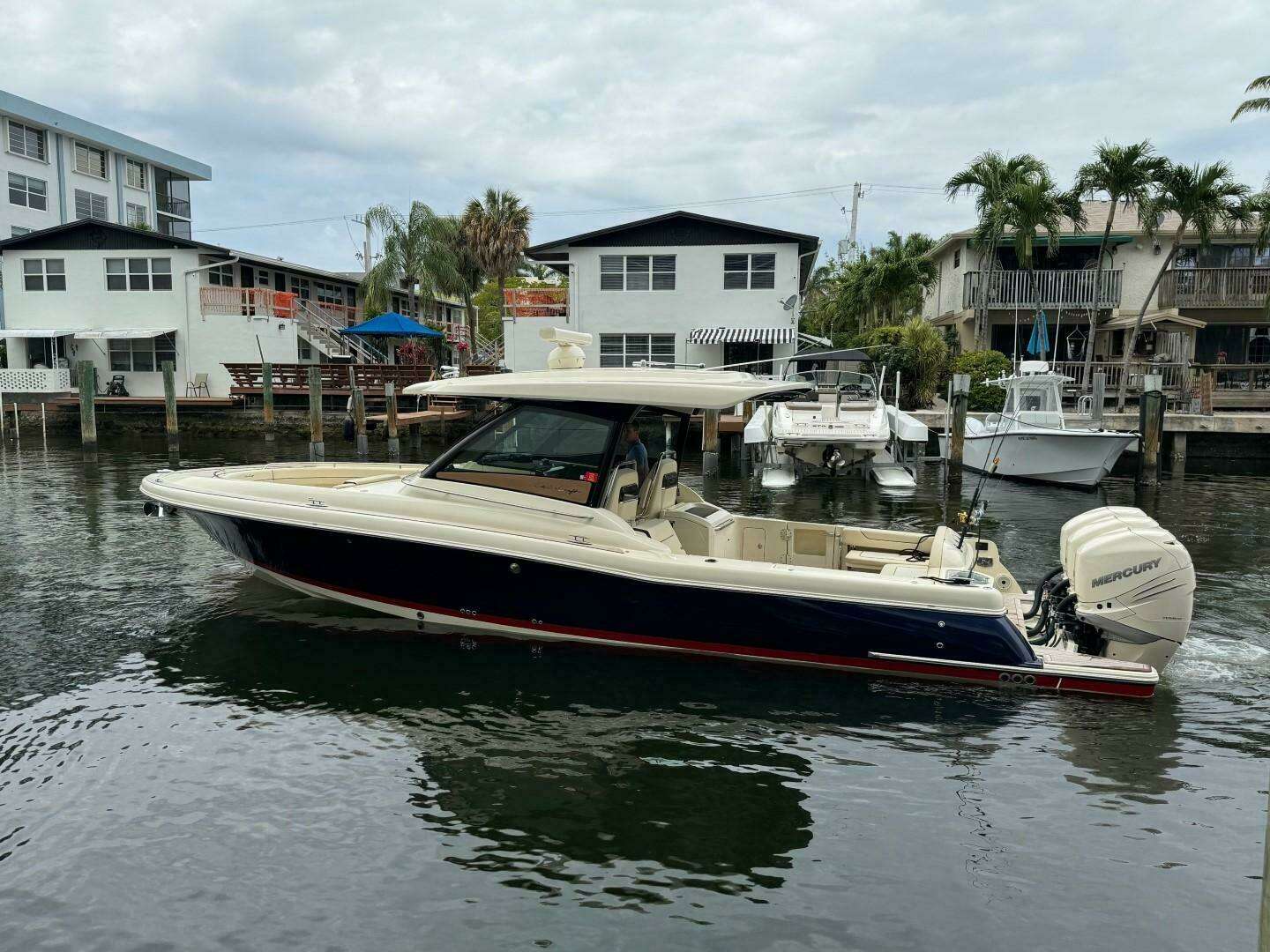 2022 Chris-Craft Calypso 35 - Image 4
