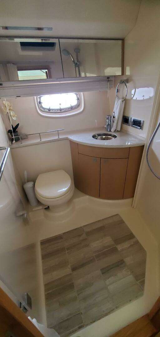 2012 Sea Ray 450 Sedan Bridge - Image 21