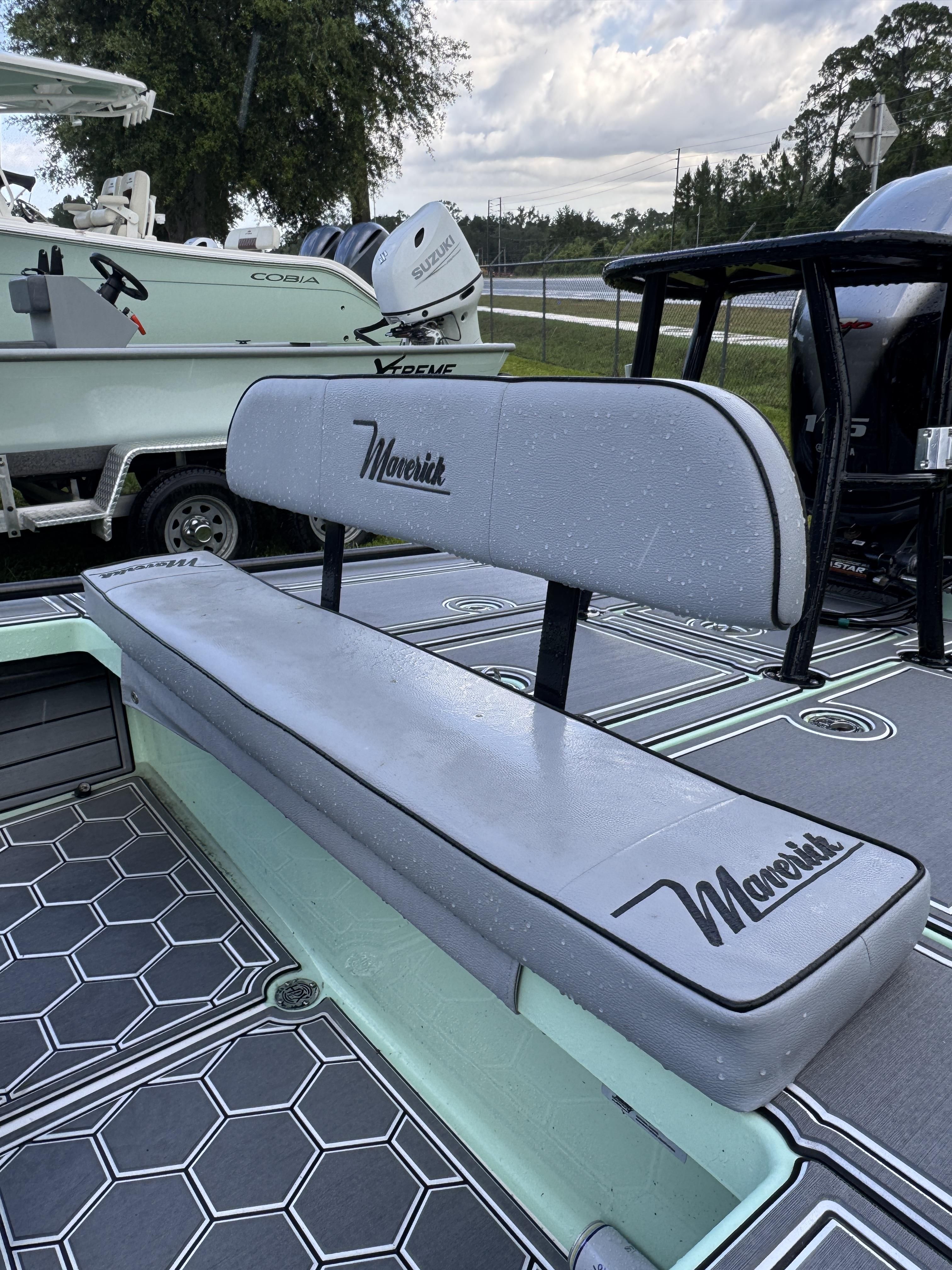 2019 Maverick Mirage 18 HPX-V - 19