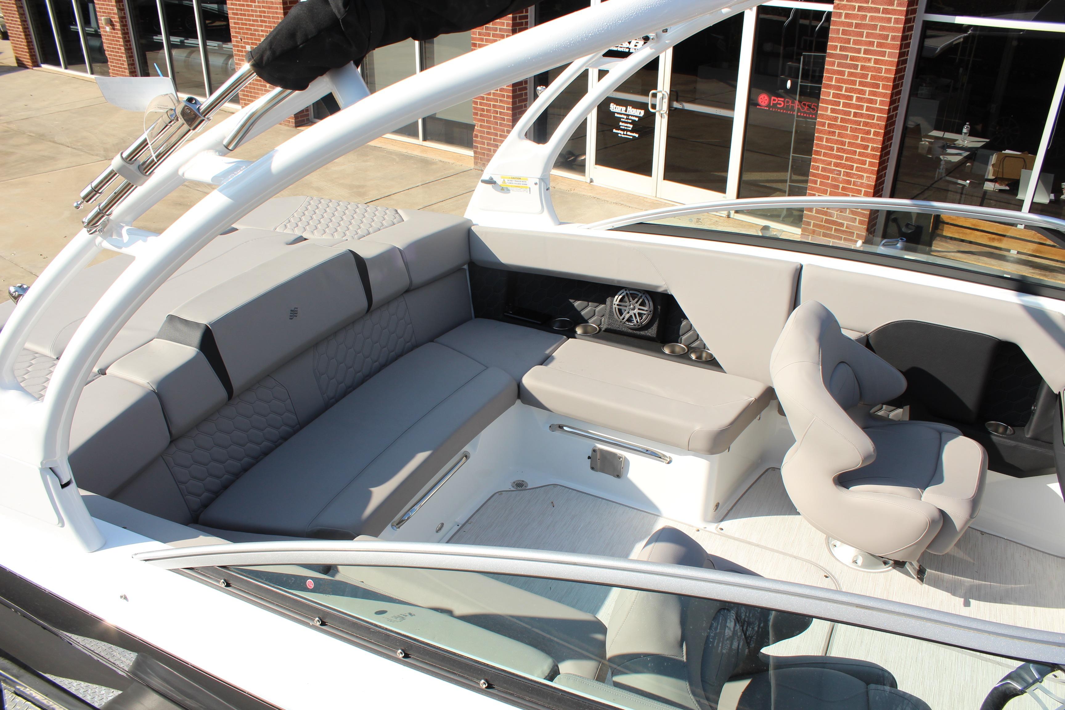 2026 Four Winns H4 boat interior with sleek seating and modern design.
