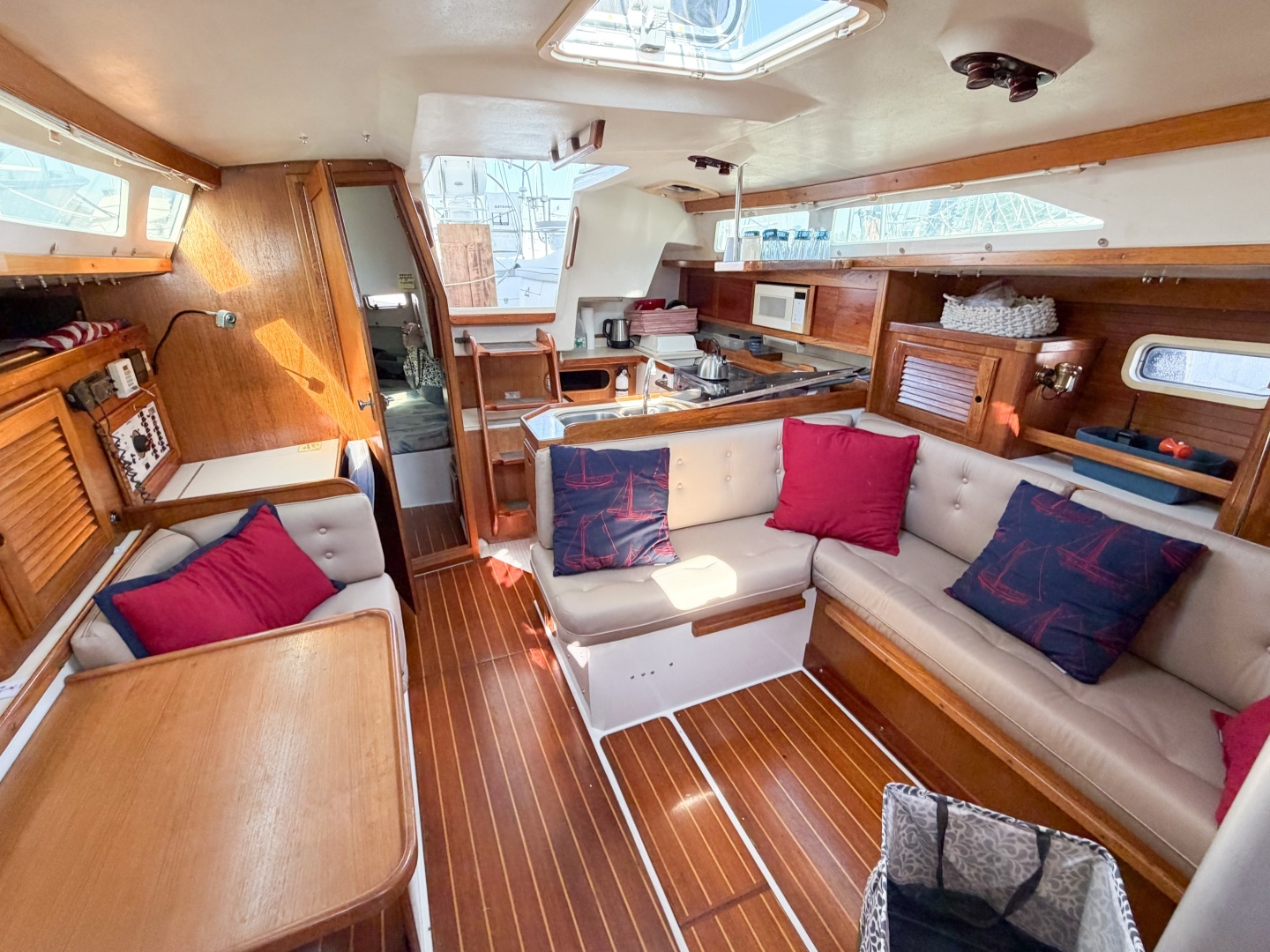 1996 Catalina 36 Mk II - Image 35