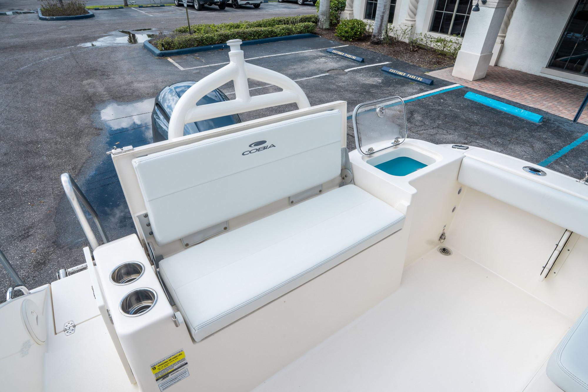 2024 Cobia 220 Dual Console - 14