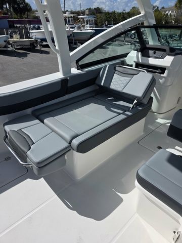 2026 Robalo R277 - 18