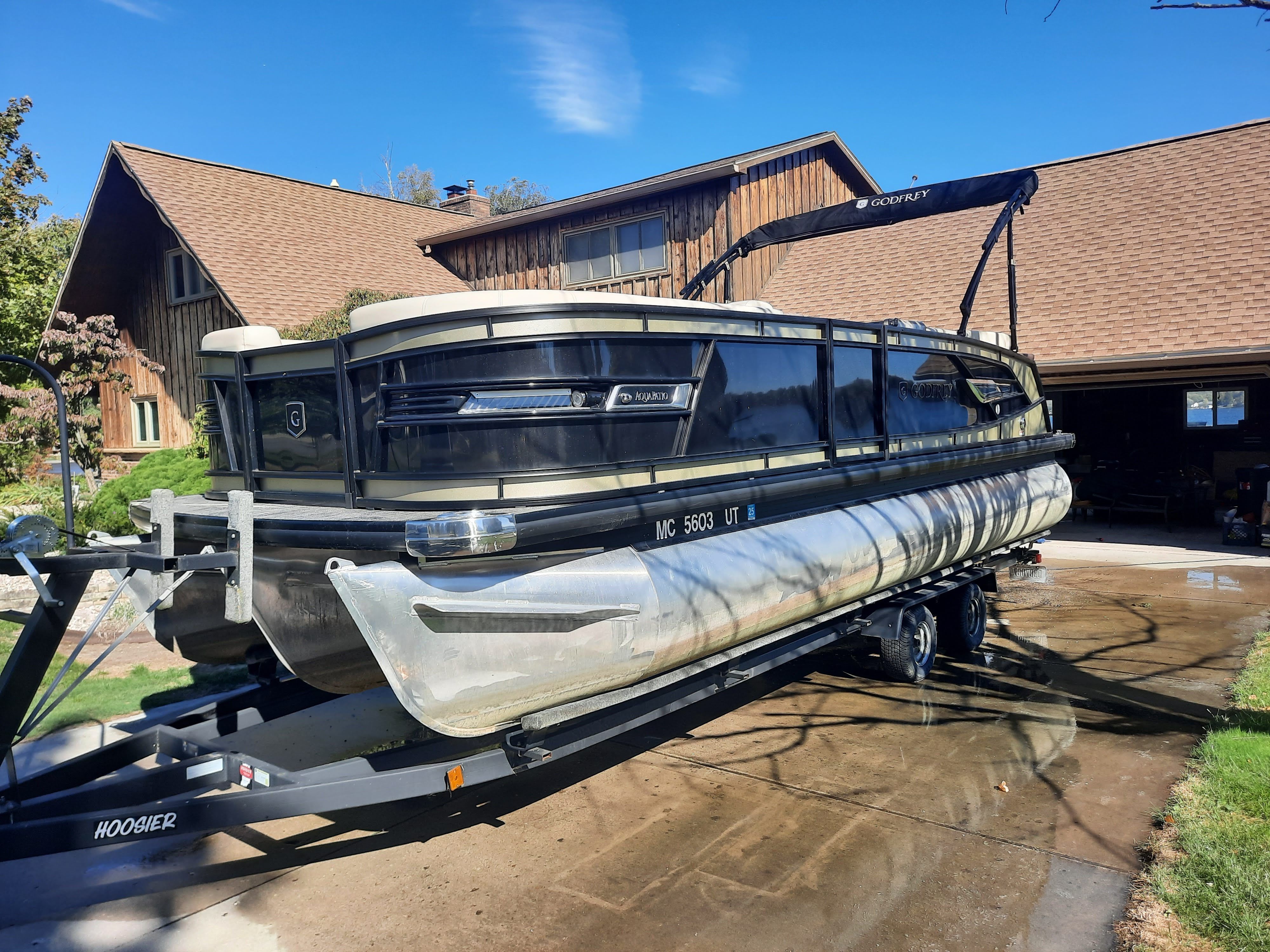 2022 Godfrey 23ft Tritoon