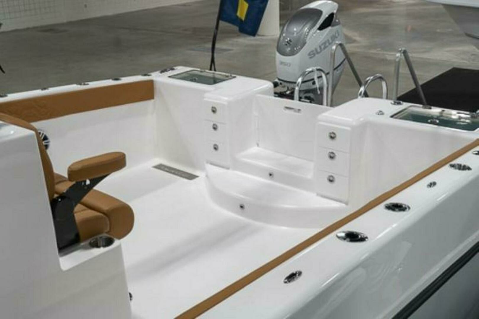 2023 Twin Vee 340 GFX CC - Image 6
