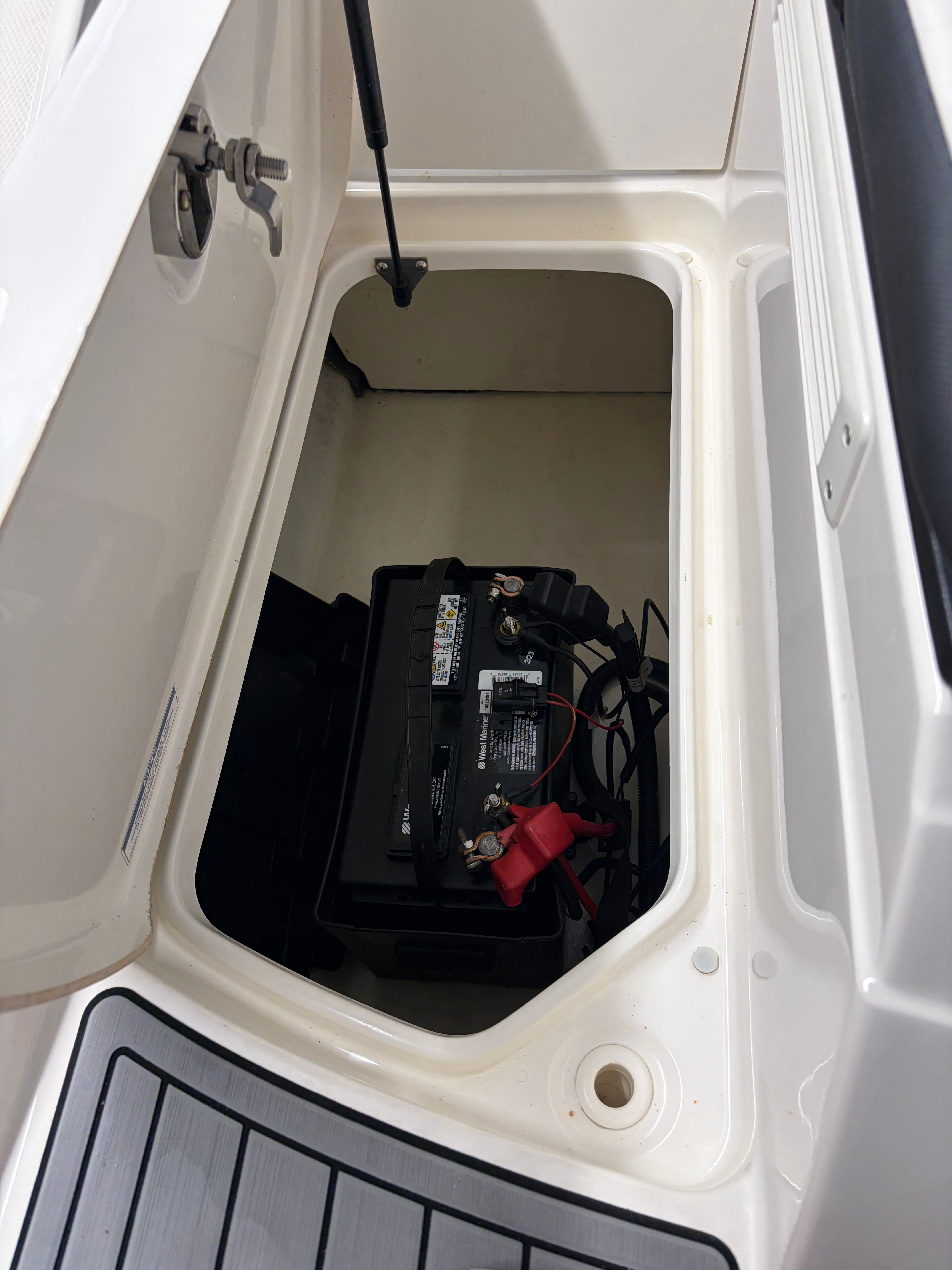 2018 Sea Ray SPX 210 - 16