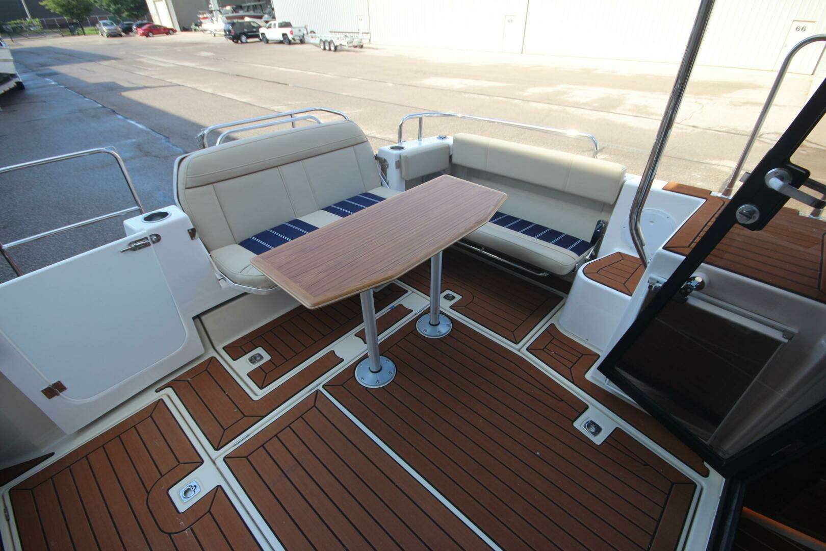 2025 Ranger Tugs R-29 Command Bridge Luxury Edition - Image 18