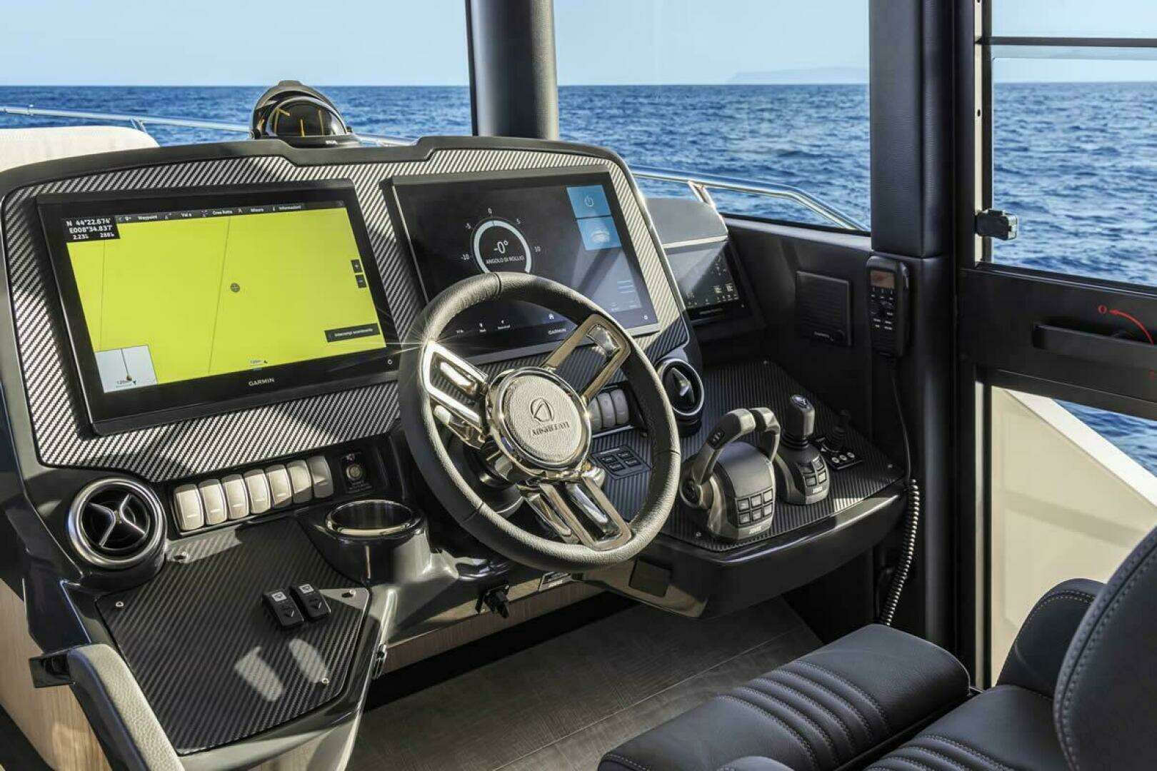 2027 Absolute 53 Navetta - Image 12