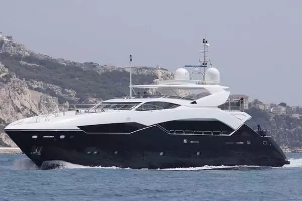 2011 Sunseeker Yacht