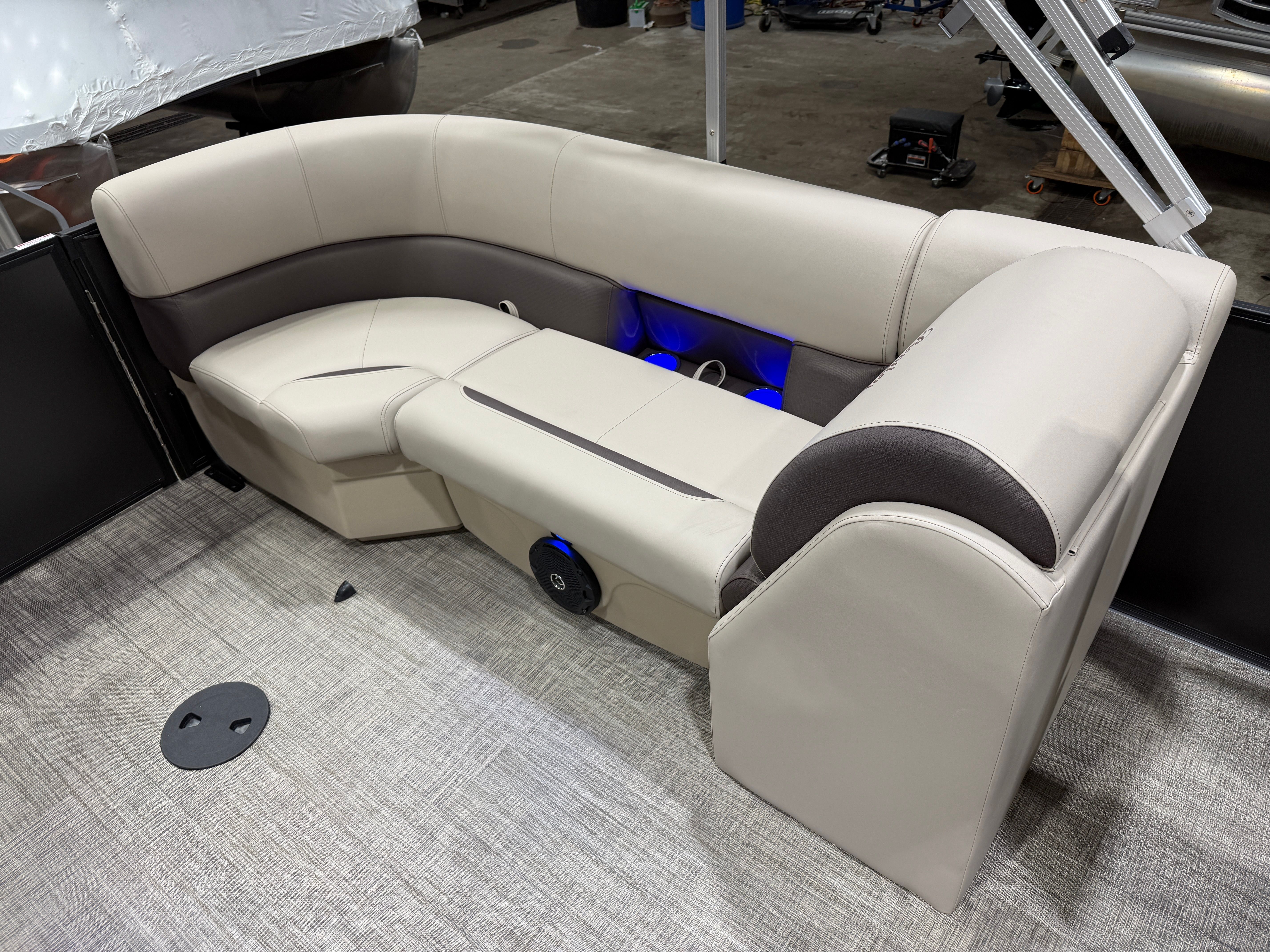 2026 Bentley Pontoons Legacy 223 Navigator Quad Lounge Tritoon & Honda 4-Stroke EFI - 20