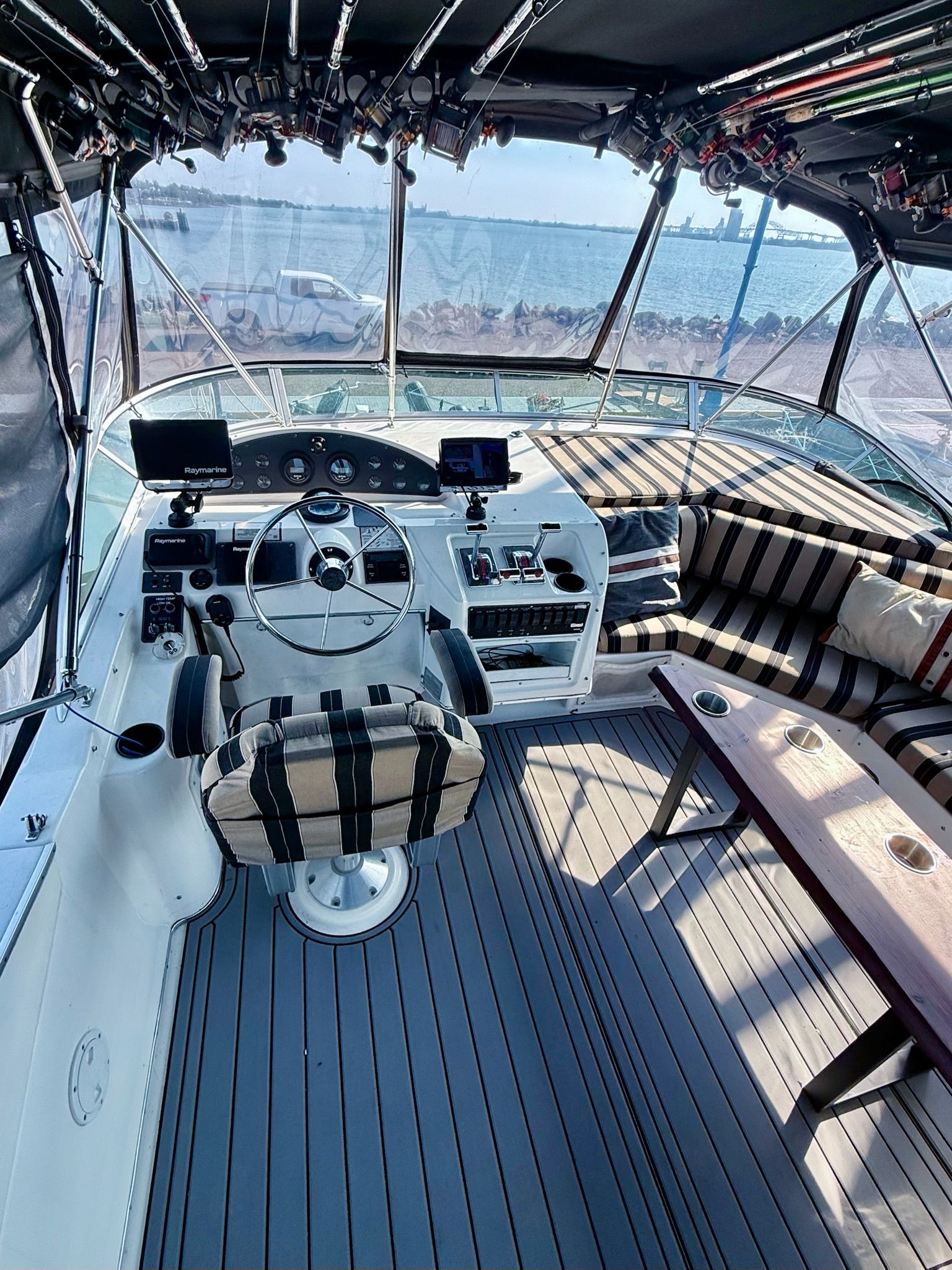 1996 Bayliner 3988 Motoryacht - 7